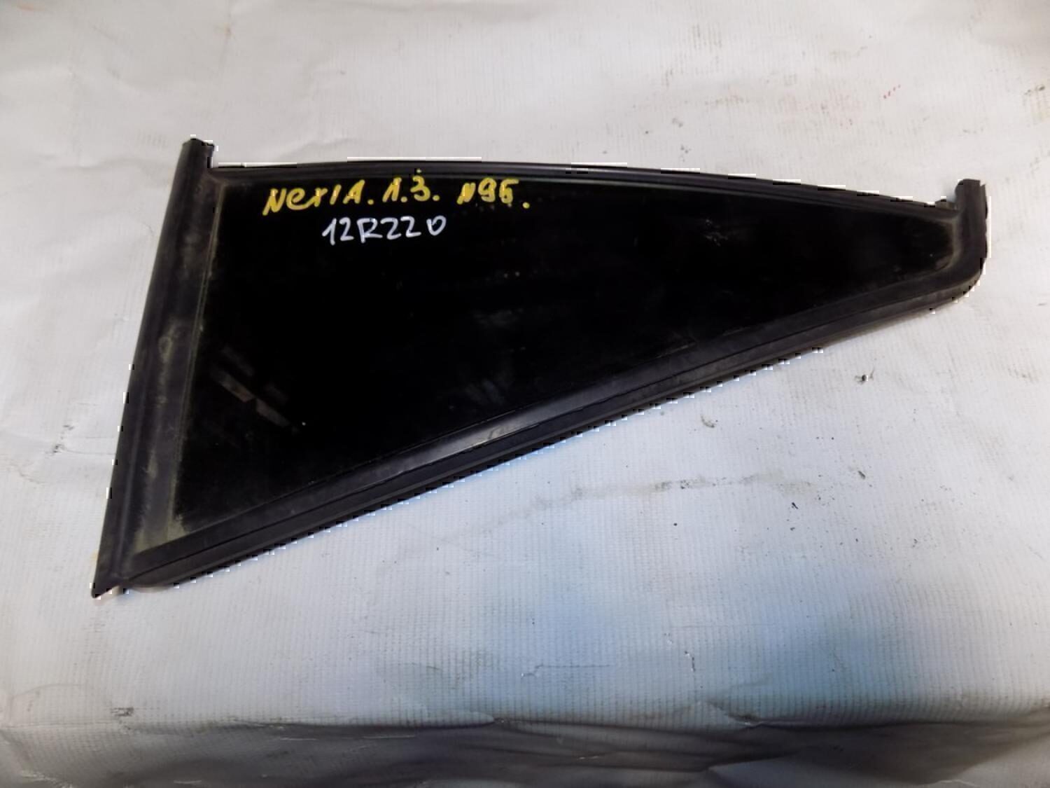 Стекло двери задней левой (форточка) DAEWOO Nexia 1995-2016