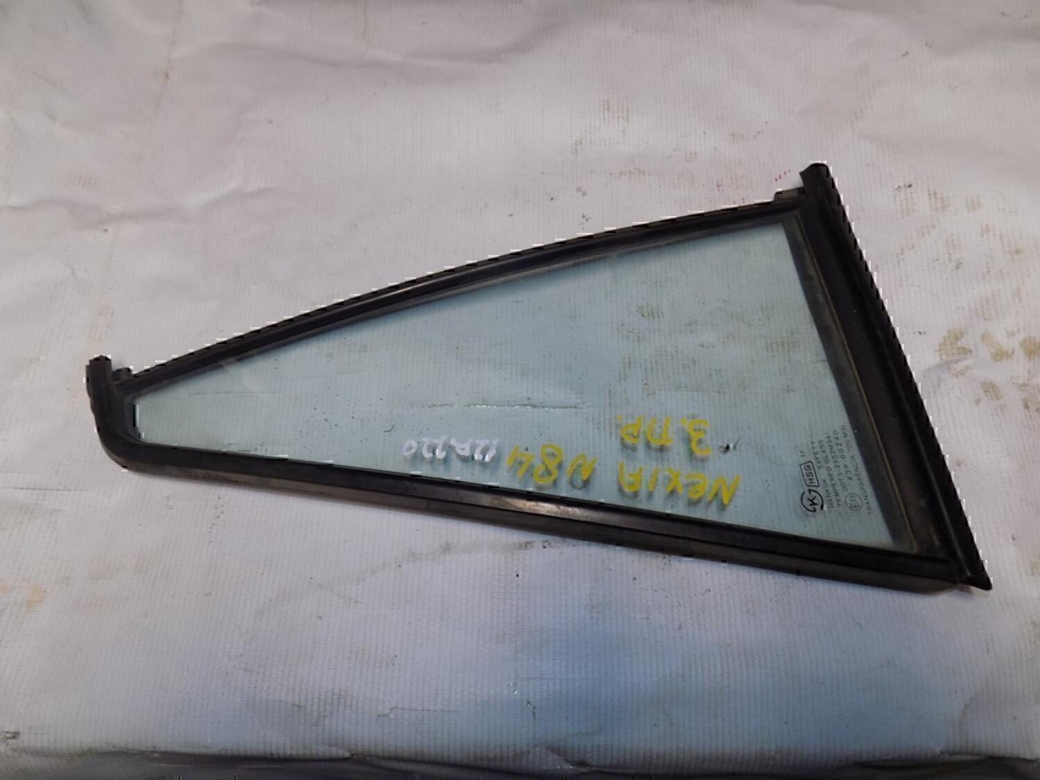 Стекло двери задней правой (форточка) DAEWOO Nexia 1995-2016