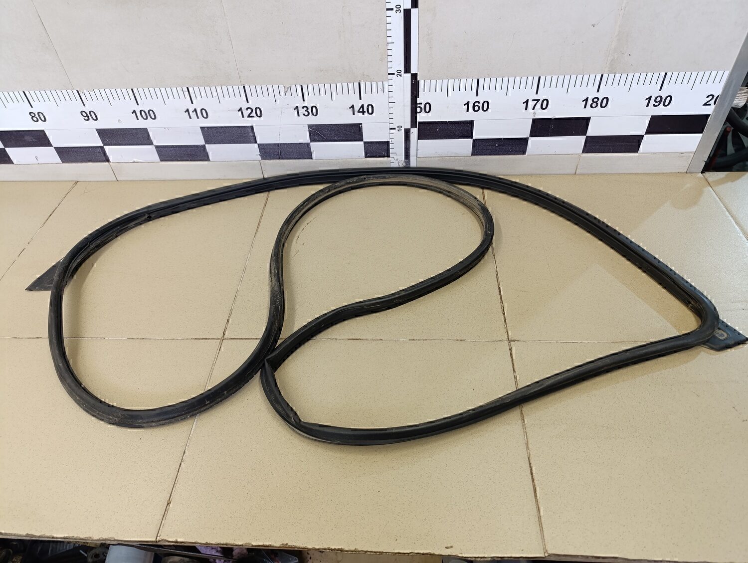 Уплотнитель двери Chevrolet Aveo (T250) 2005-2011