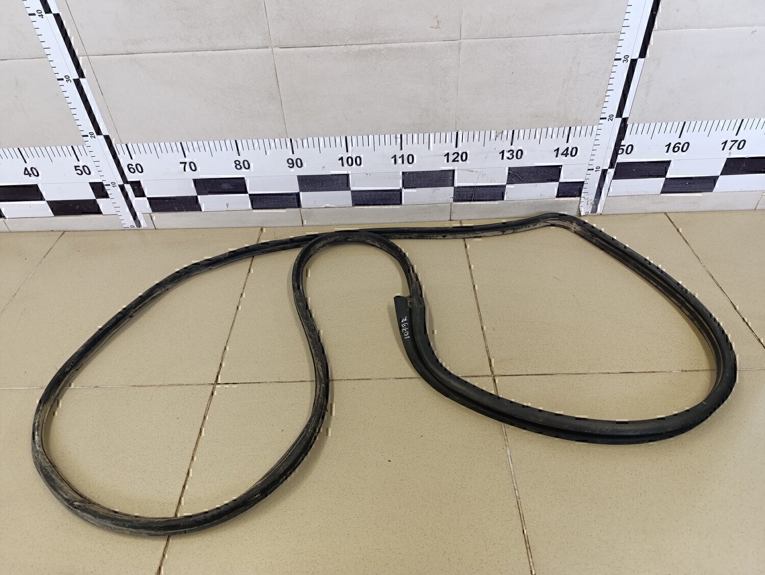 Уплотнитель (наружный) Chevrolet Aveo (T250) 2005-2011