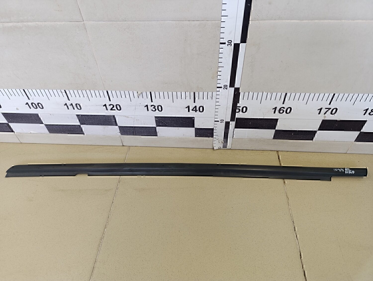 Накладка стекла заднего левого OPEL Astra H / Family 2004-2015