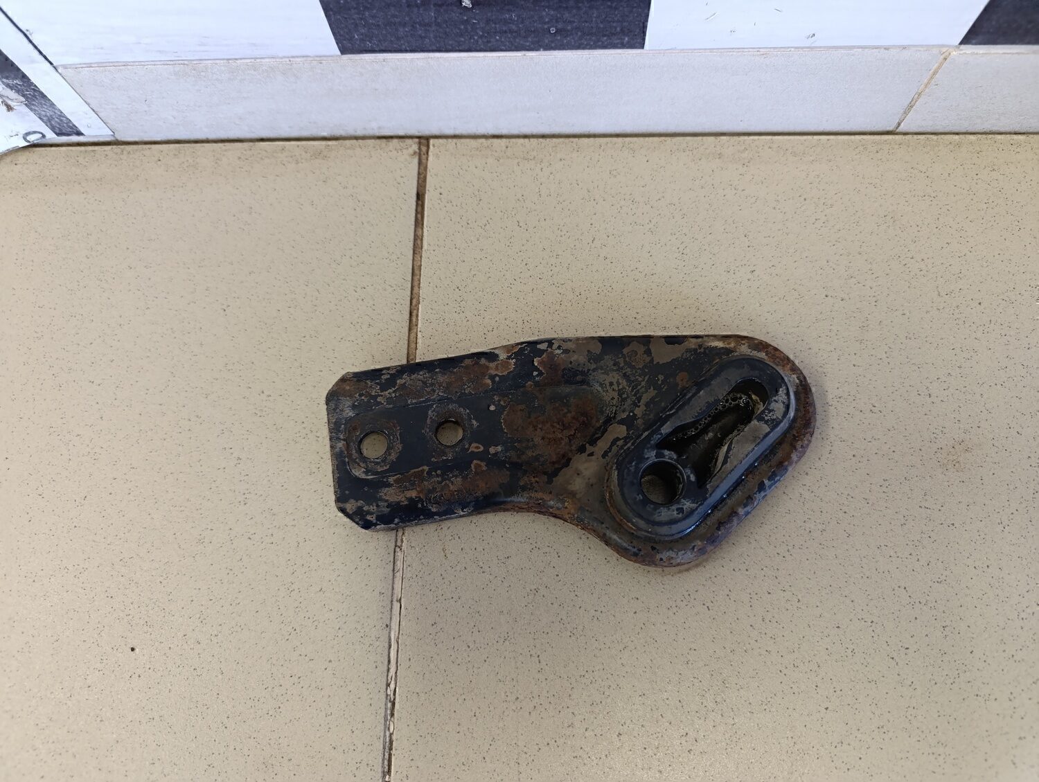 Кронштейн радиатора OPEL Astra H / Family 2004-2015