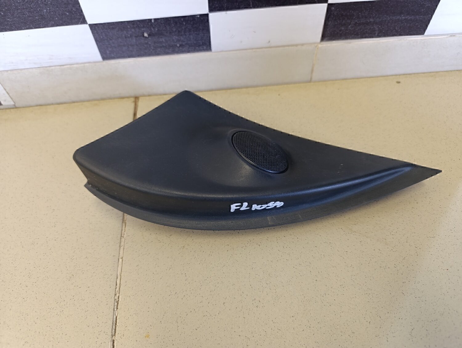 Крышка зеркала внутренняя левая OPEL Astra H / Family 2004-2015