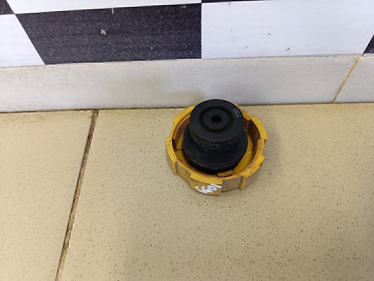 Крышка расширительного бачка OPEL Astra H / Family 2004-2015