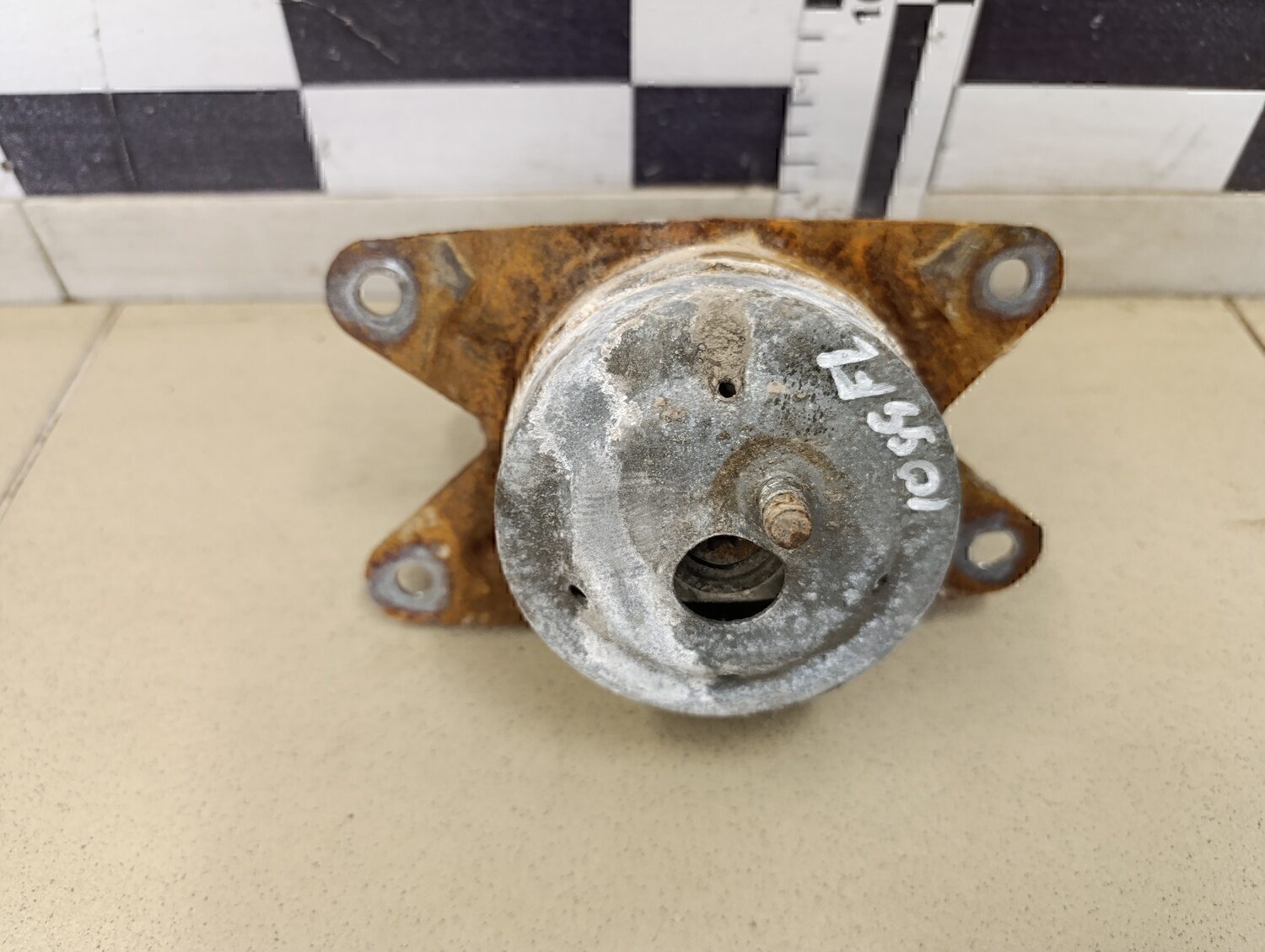 Опора двигателя левая OPEL Astra H / Family 2004-2015