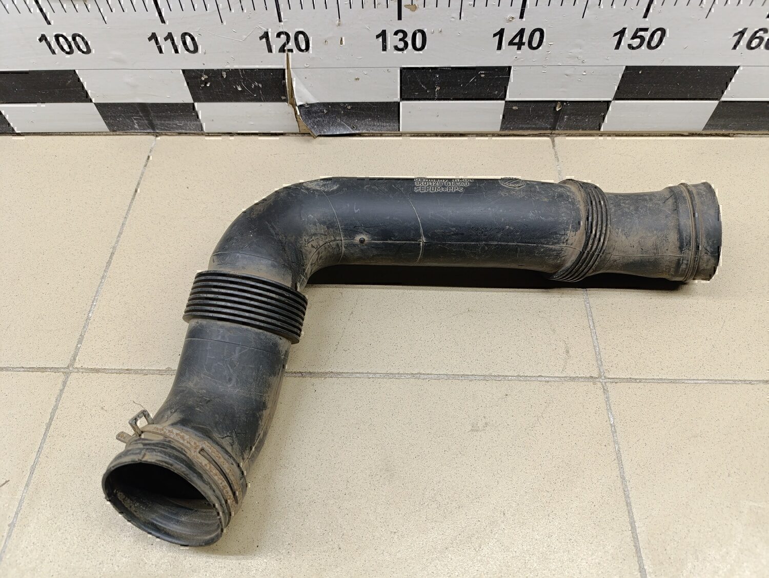 Патрубок воздушного фильтра Audi Passat [B6] 2005-2010