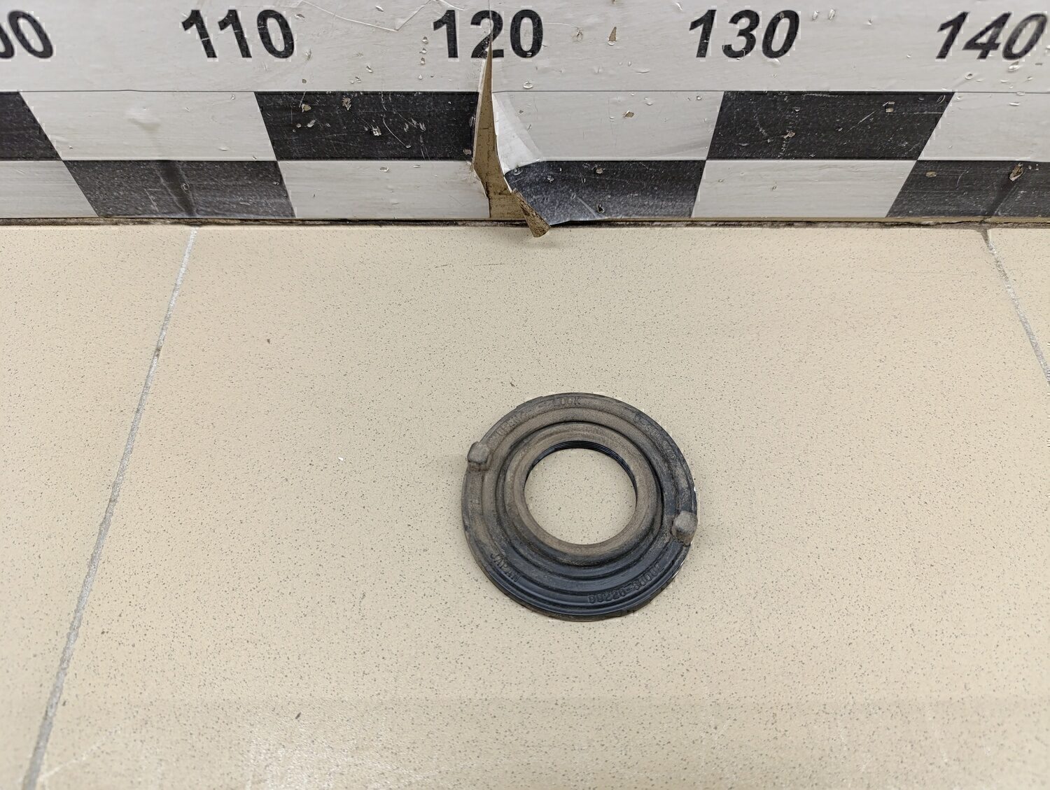 Пыльник фары TOYOTA Land Cruiser (200) 2008>