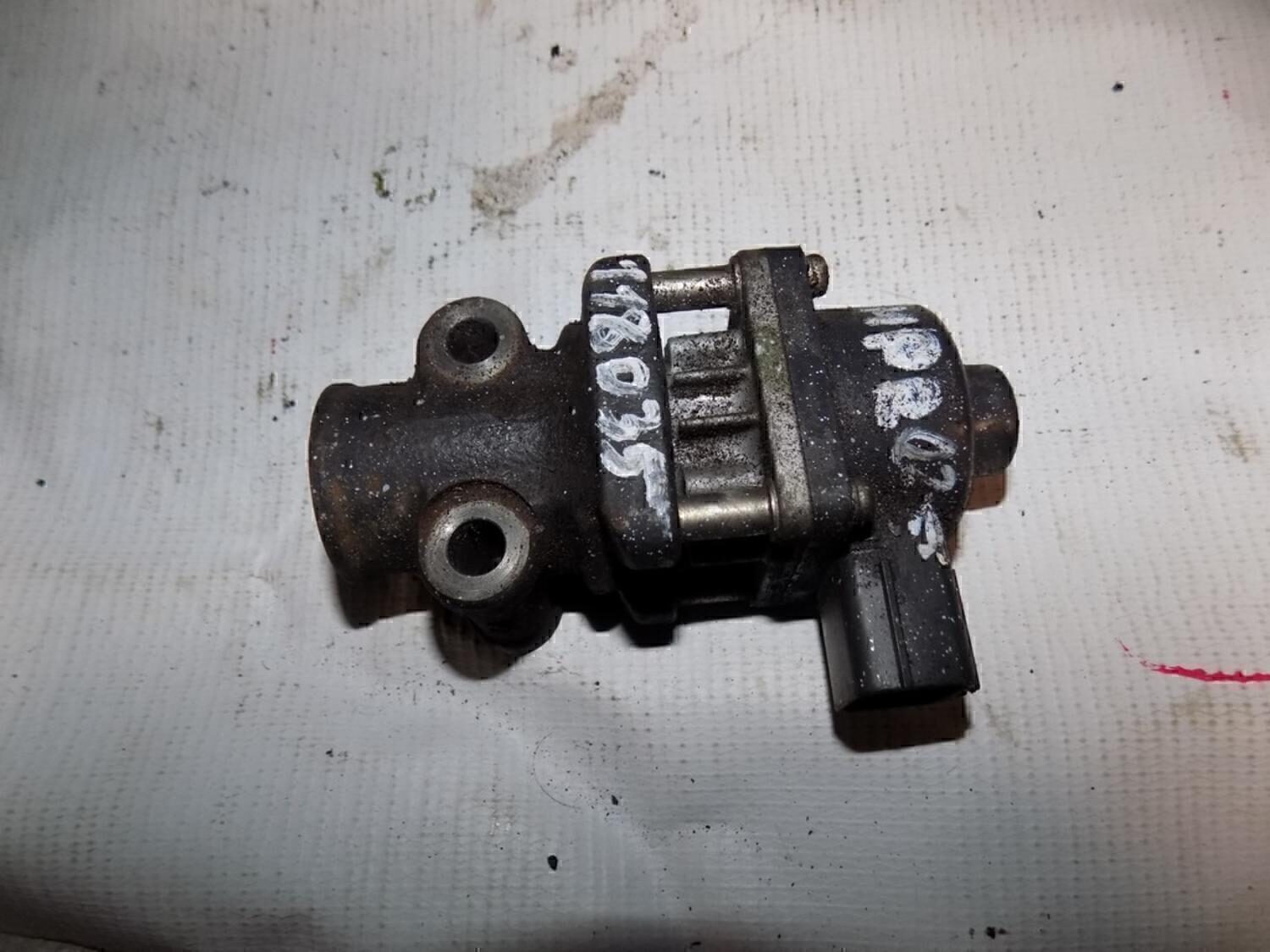 Клапан рециркуляции выхлопных газов Subaru Forester (S11) 2002-2007