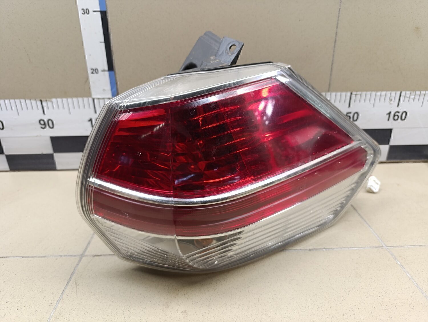 Фонарь задний наружный правый NISSAN X-Trail (T32) 2014>