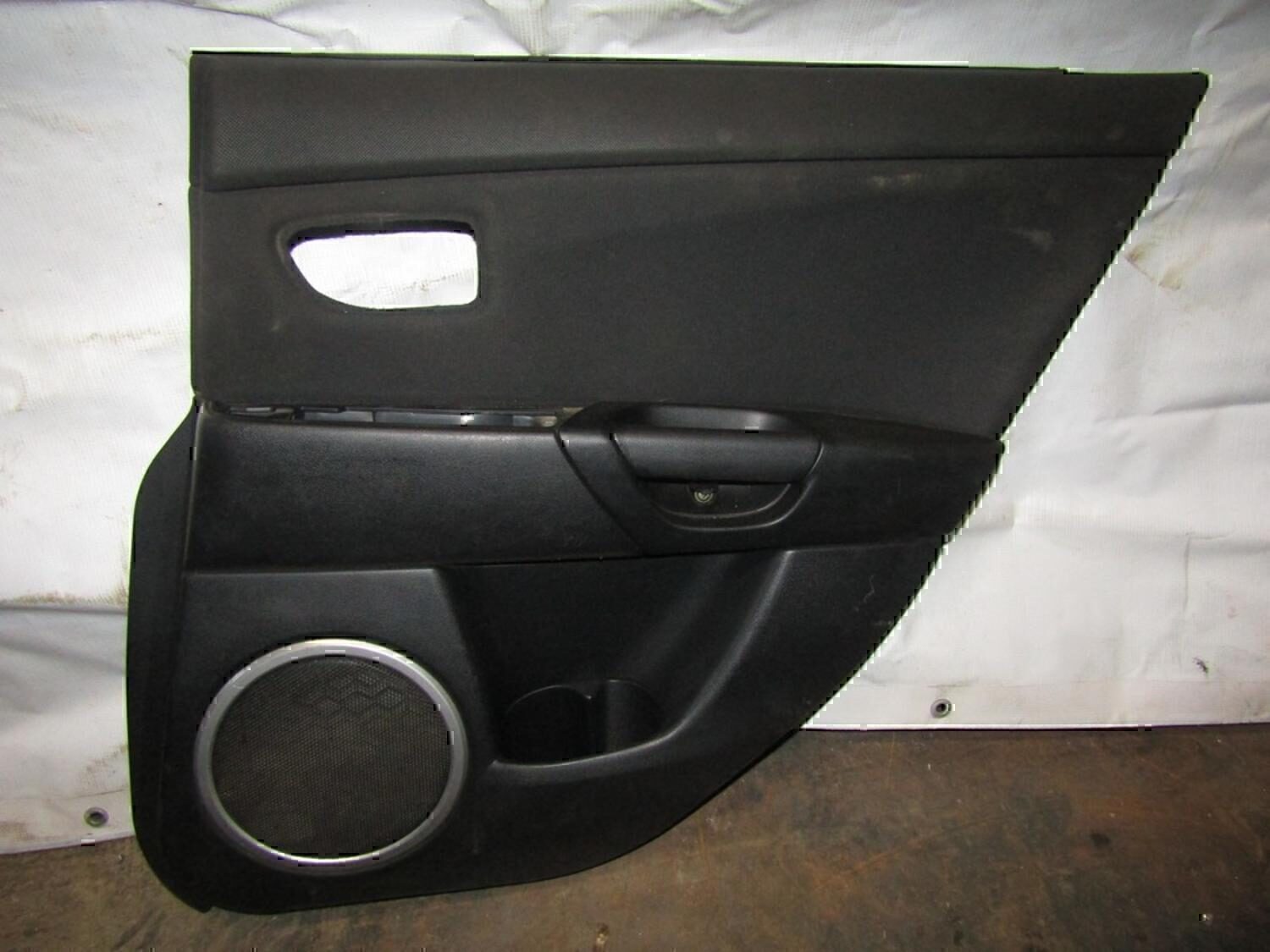 Обшивка двери задней правой MAZDA Mazda 3 (BK) 2002-2009
