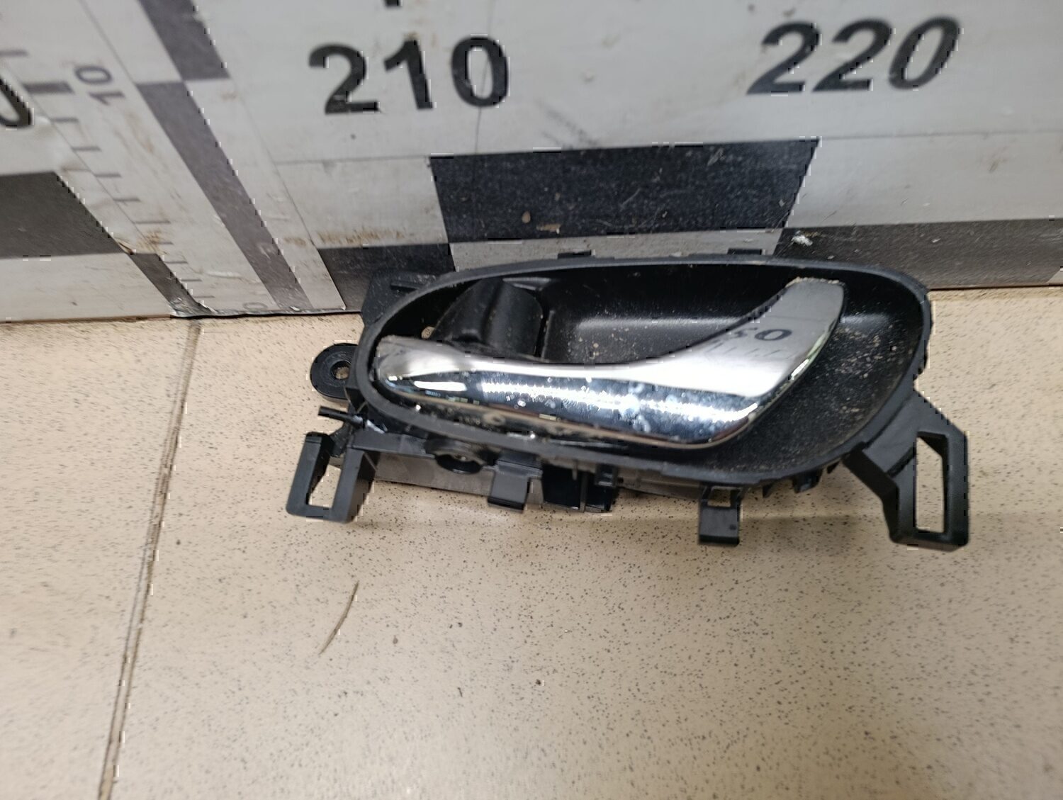 Ручка двери внутренняя левая NISSAN X-Trail (T32) 2014>