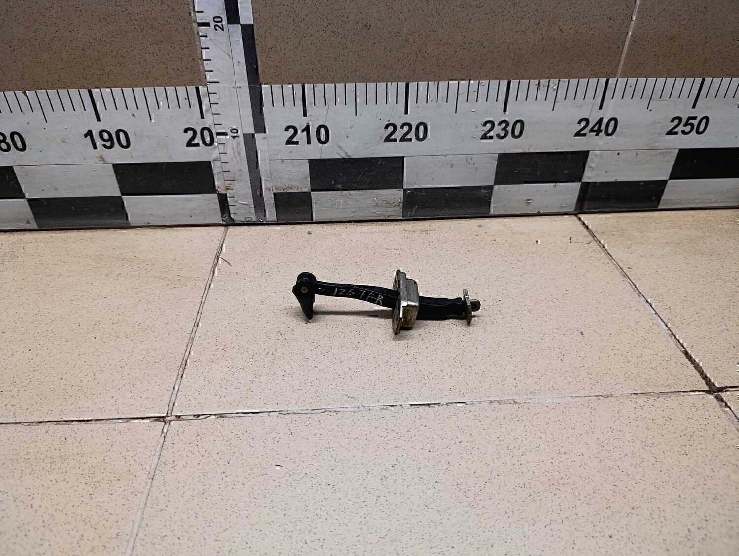 Ограничитель двери NISSAN X-Trail (T32) 2014>