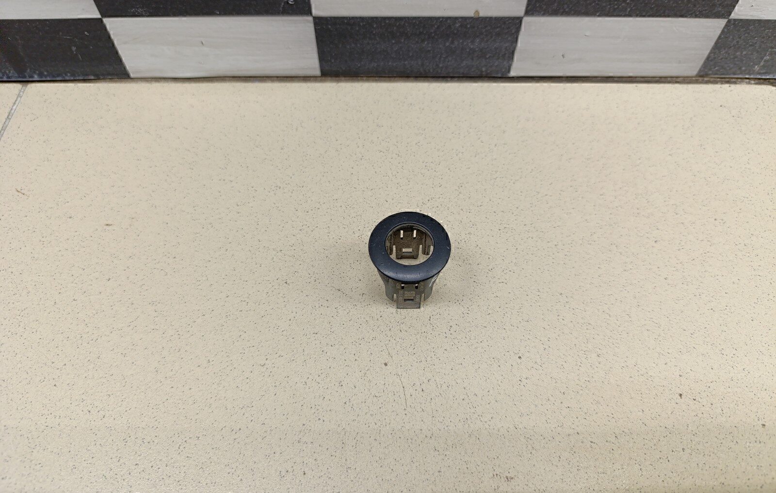 Кронштейн датчика парковки NISSAN X-Trail (T32) 2014>