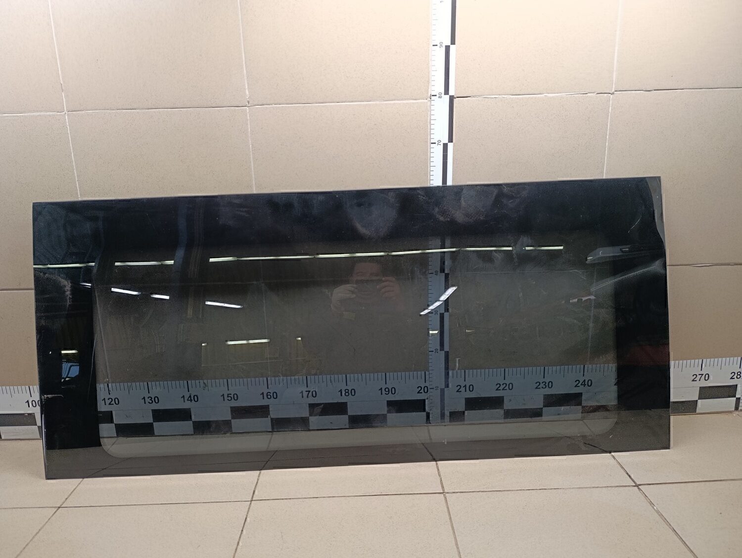 Стекло кузовное глухое левое FORD Transit 2006-2013