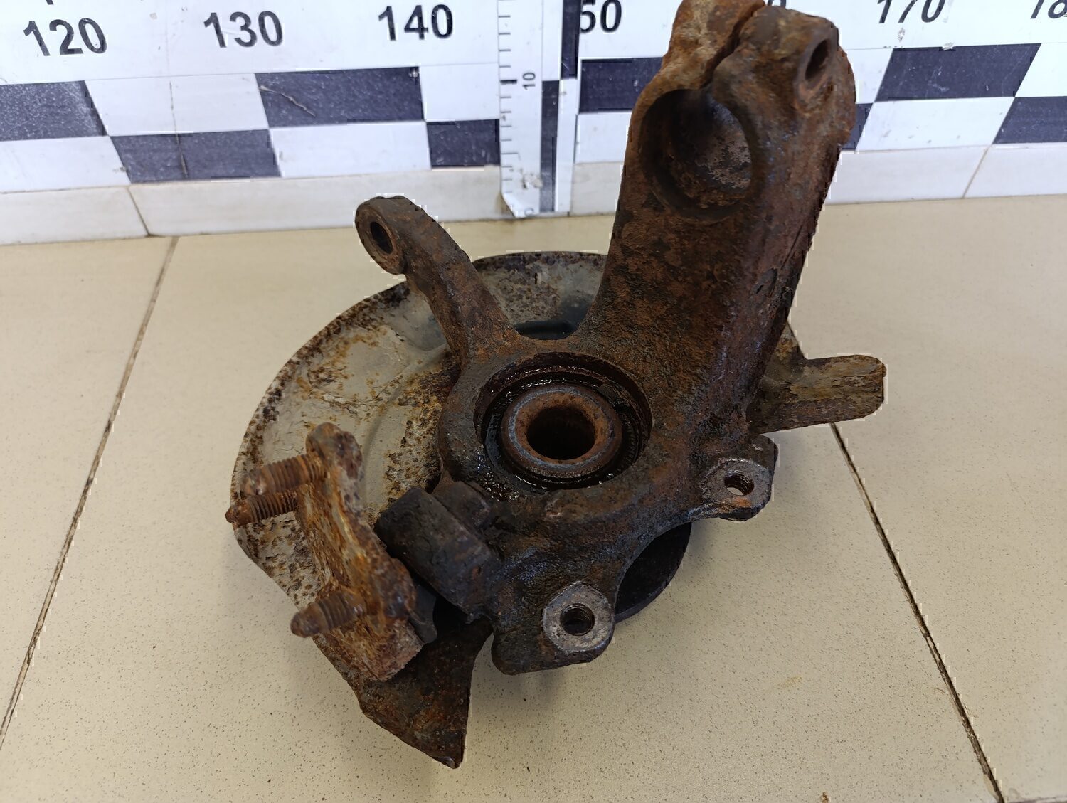 Кулак поворотный передний левый Audi Fabia 1999-2006