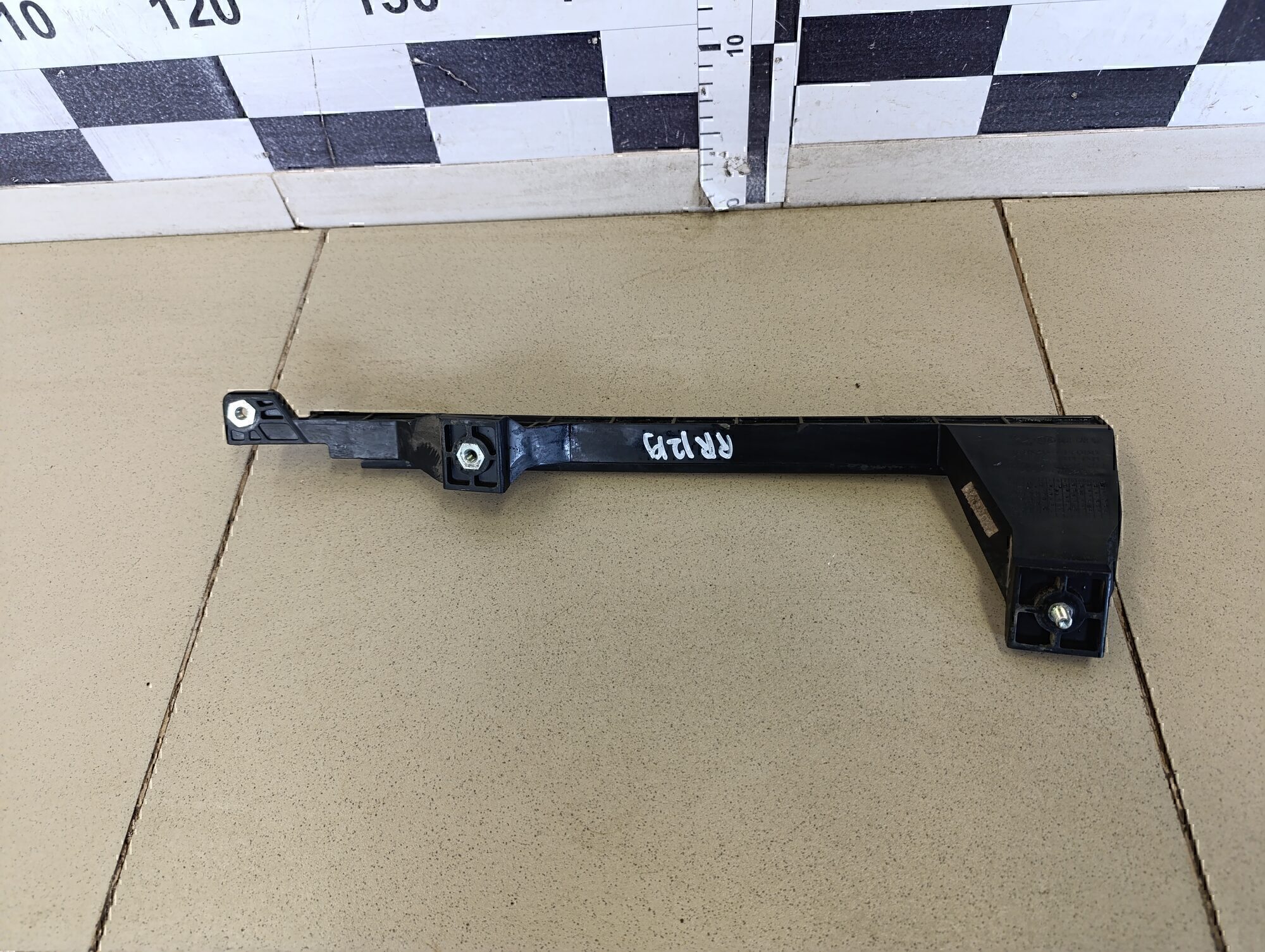 Направляющая стекла двери KIA RIO 2011-2017