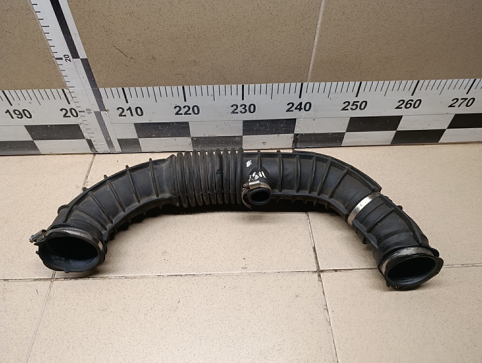 Патрубок воздушного фильтра FORD Transit 2006-2013