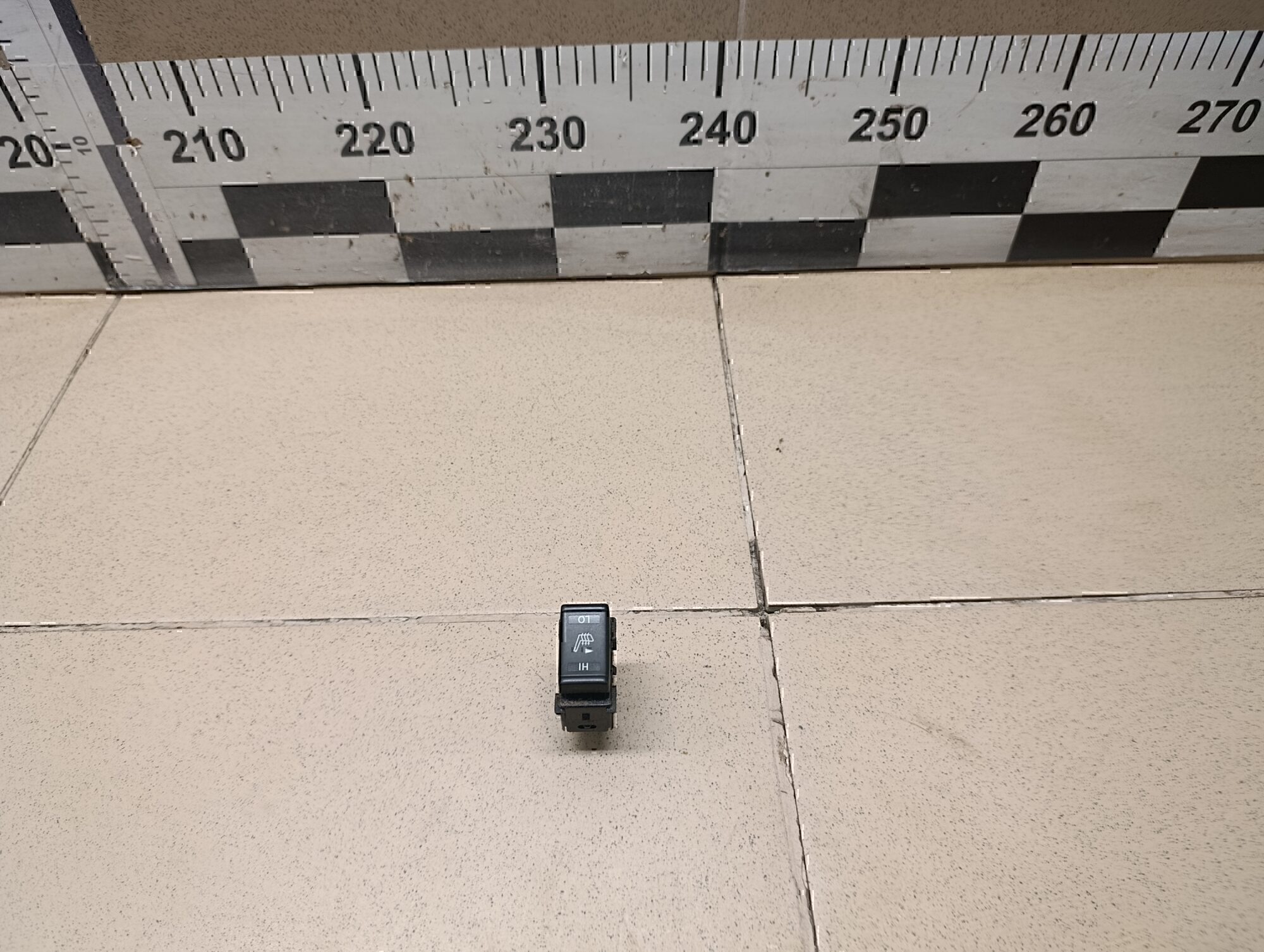 Кнопка обогрева сидений NISSAN Juke (F15) 2011>
