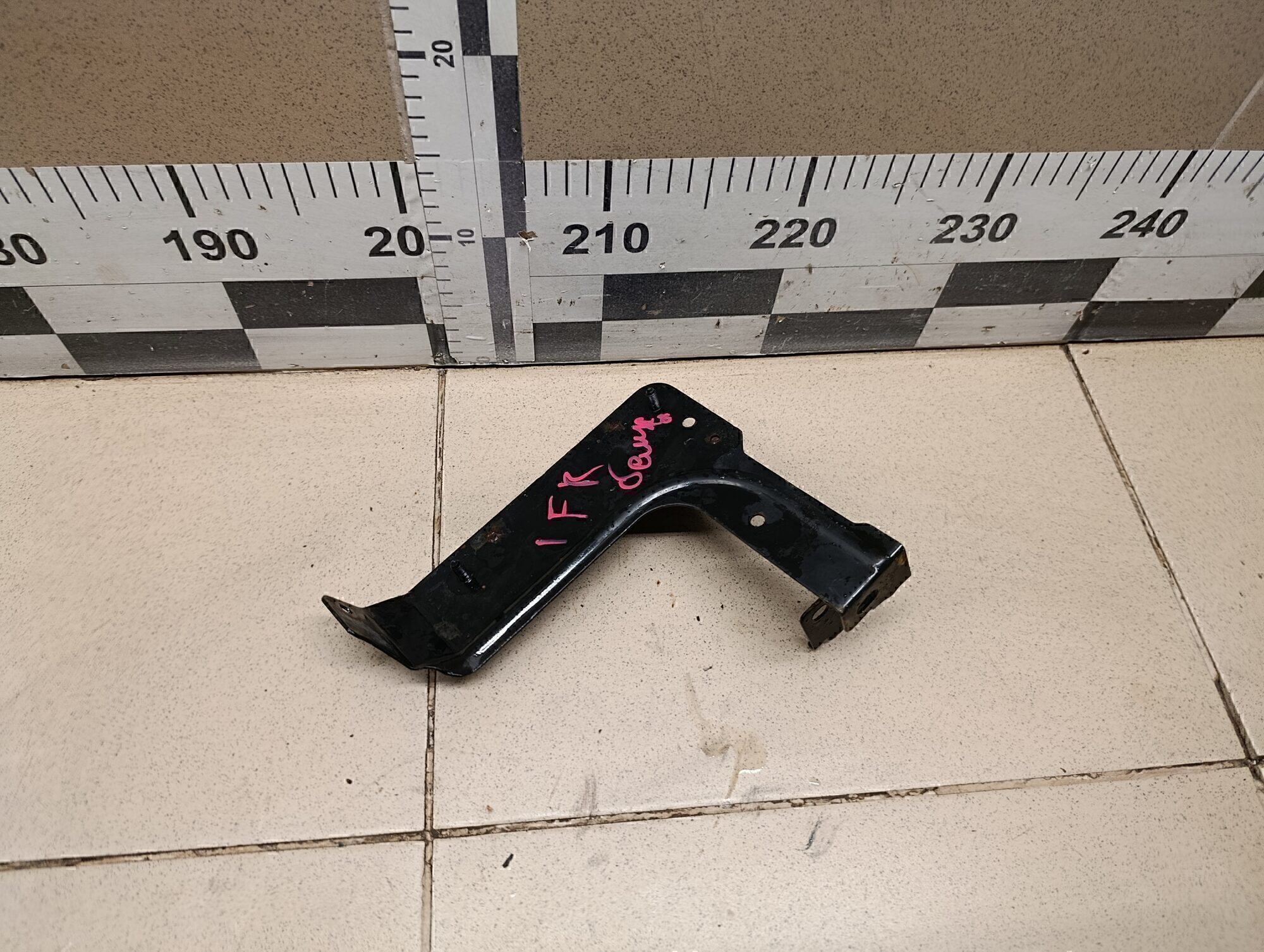 Кронштейн (сопут. товар) MAZDA BT-50 2006-2012