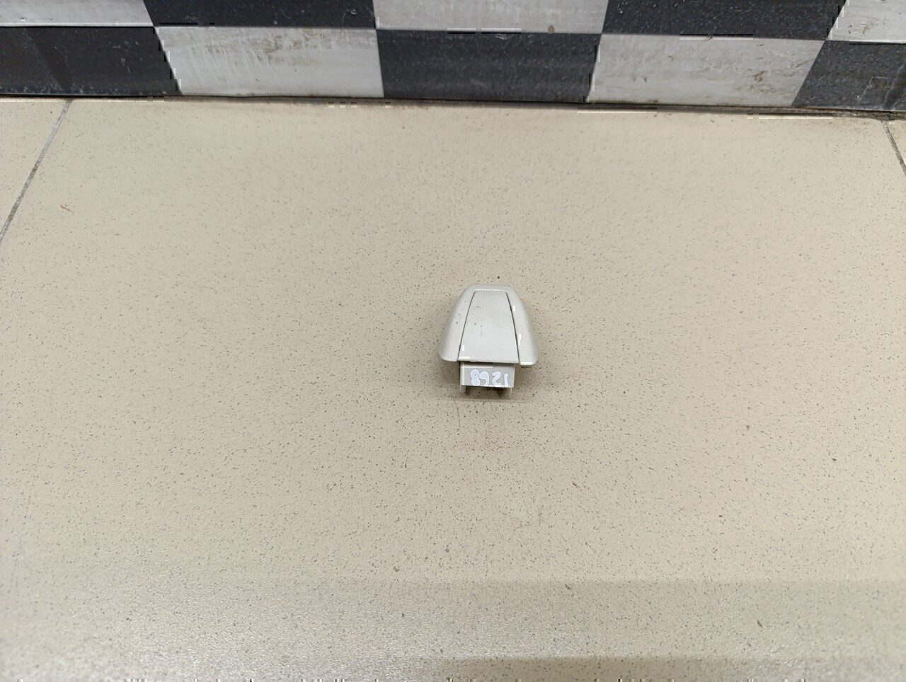 Крючок для одежды FORD Focus III 2011>