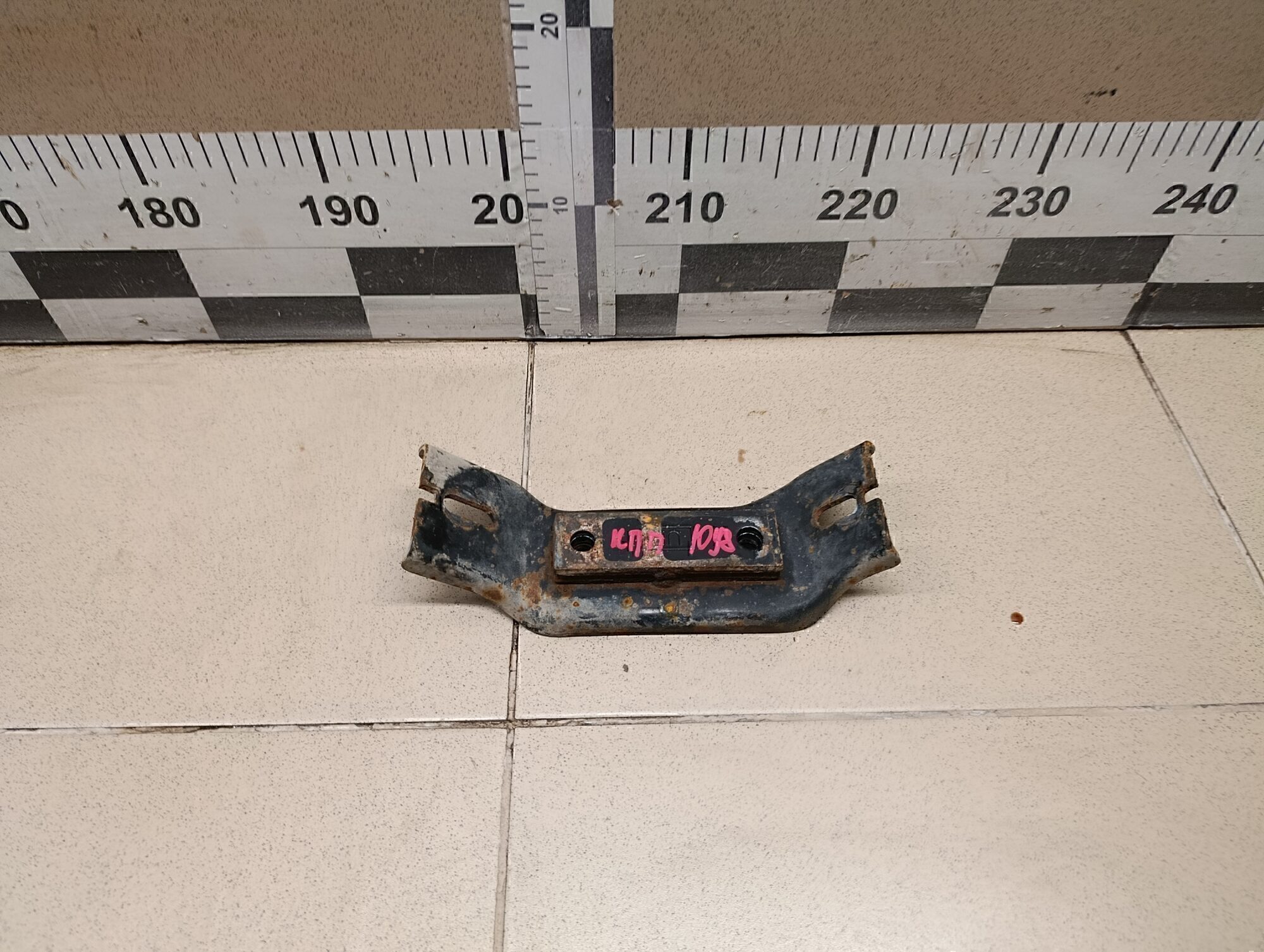 Кронштейн КПП MAZDA BT-50 2006-2012