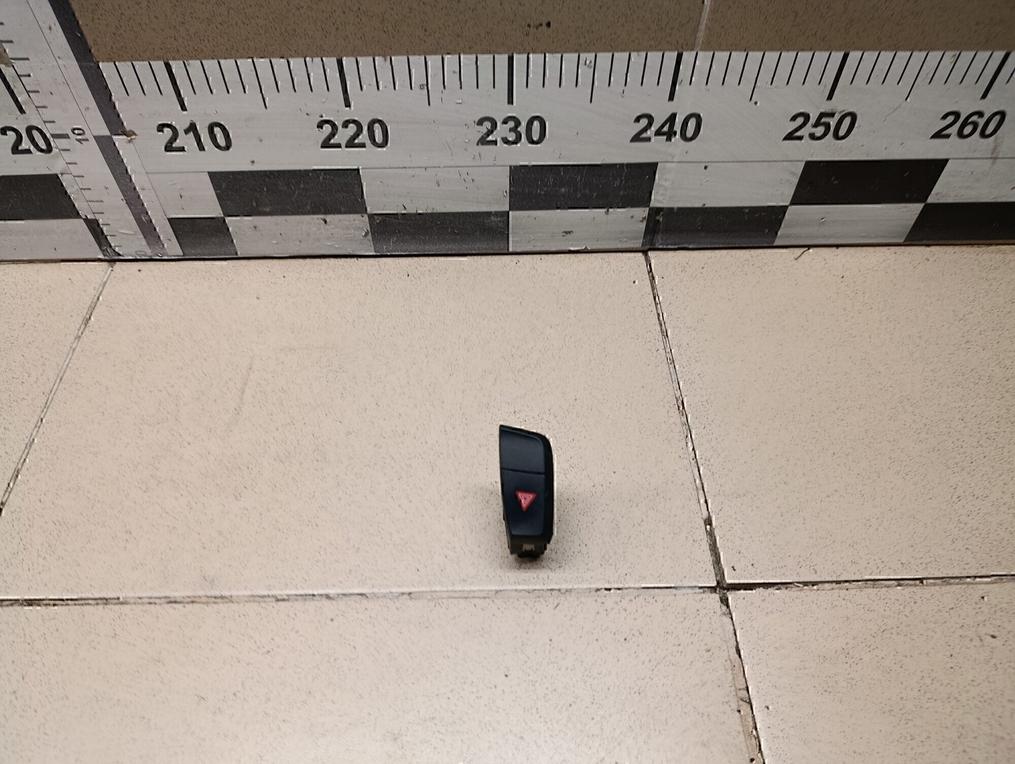 Кнопка аварийной сигнализации Audi A5/S5 [8T] Coupe/Sportback 2008-2016