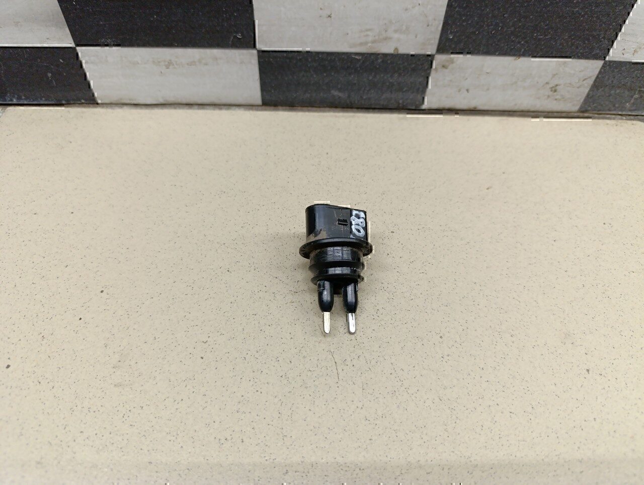 Датчик уровня в бачок омывателя Audi A3 (8L1) 1996-2003