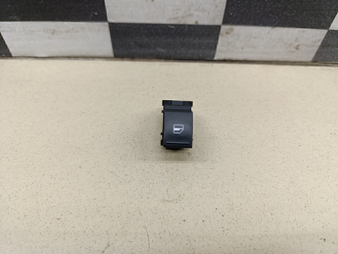 Кнопка стеклоподъемника VW Passat [B6] 2005-2010