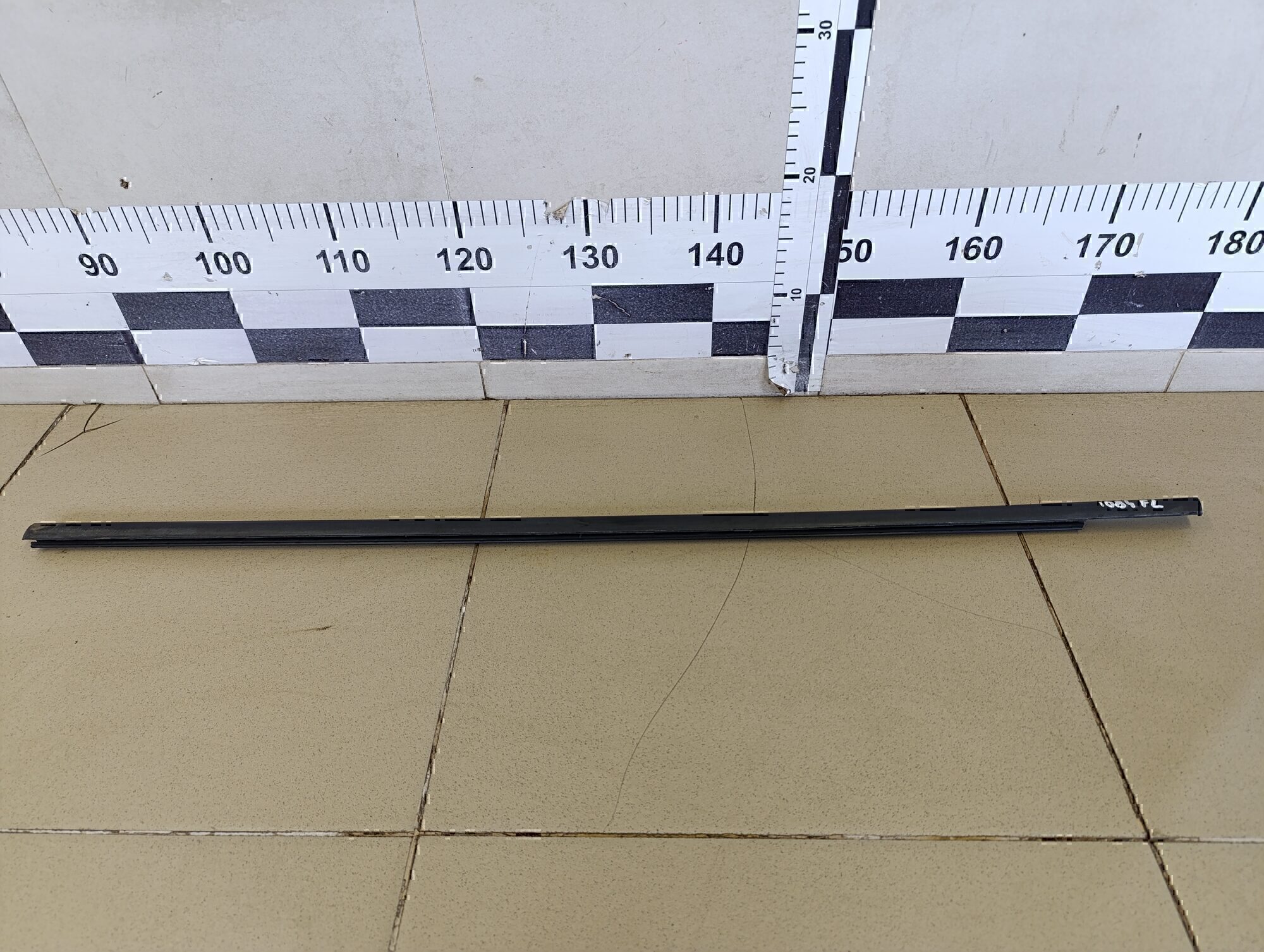 Накладка стекла переднего левого OPEL Astra H / Family 2004-2015