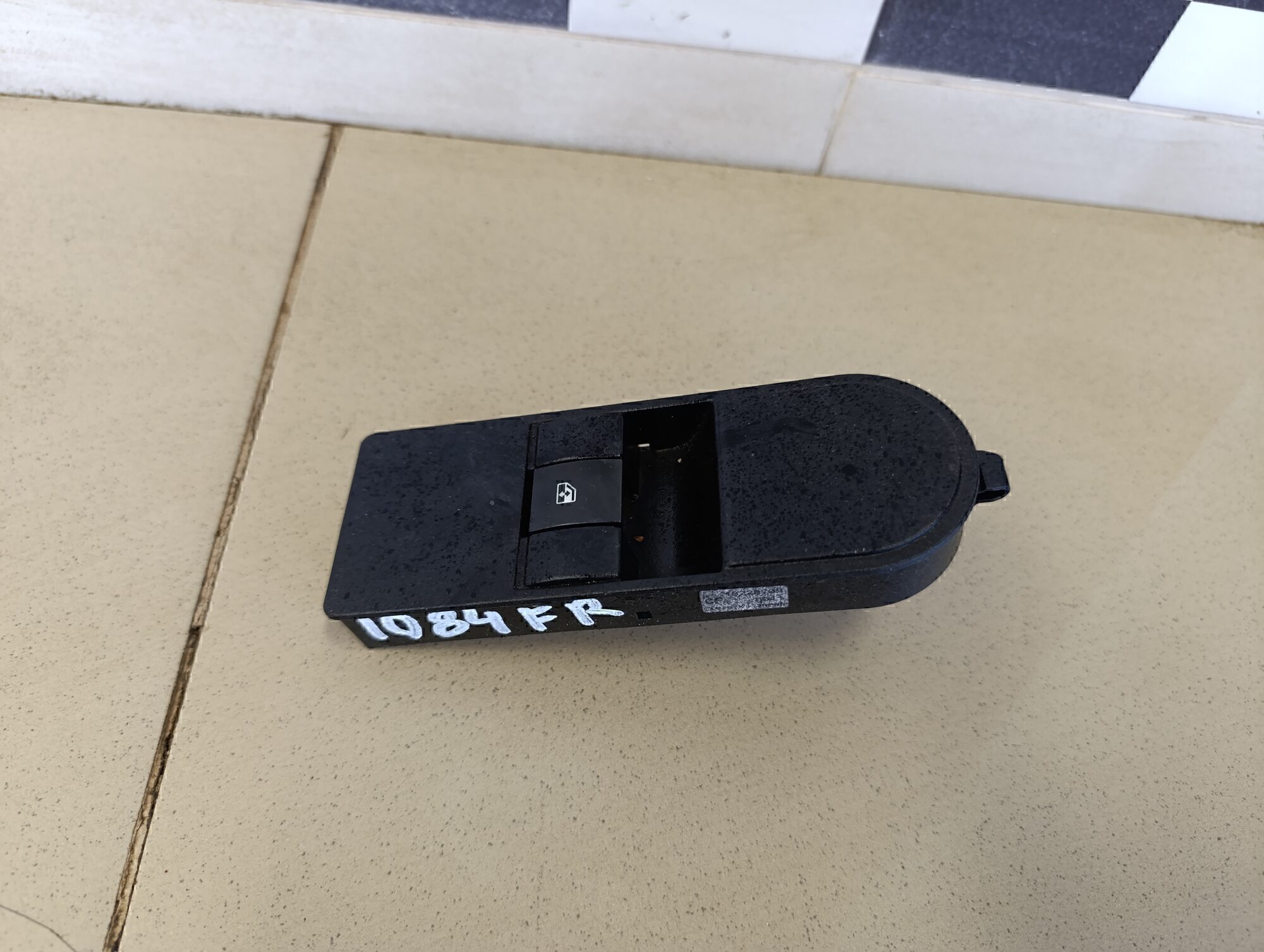 Кнопка стеклоподъемника OPEL Astra H / Family 2004-2015