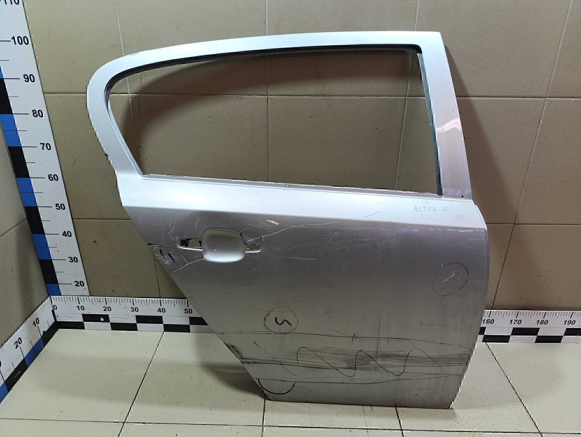 Дверь задняя правая OPEL Astra H / Family 2004-2015