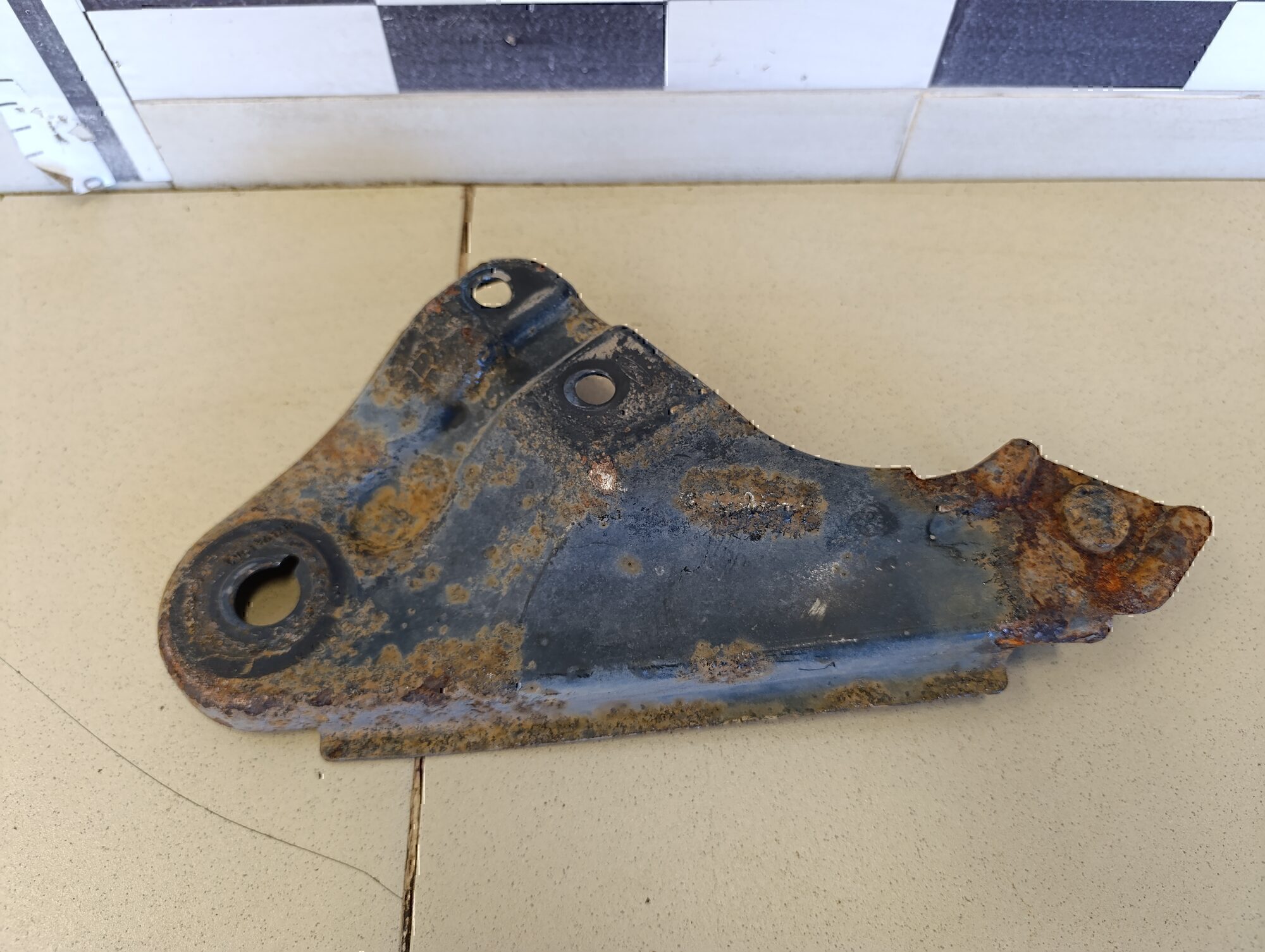 Кронштейн глушителя FORD Kuga 2012>