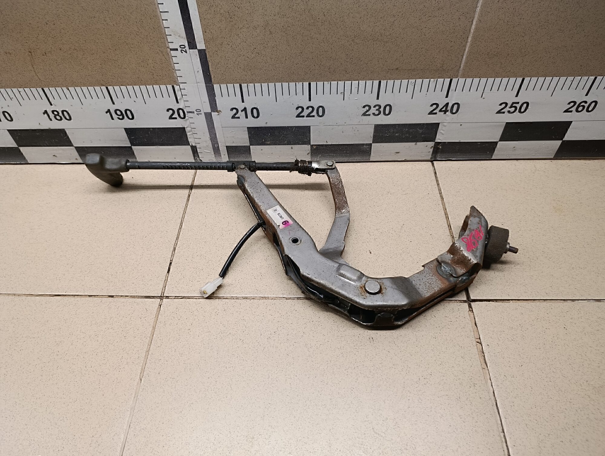 Рычаг стояночного тормоза MAZDA BT-50 2006-2012