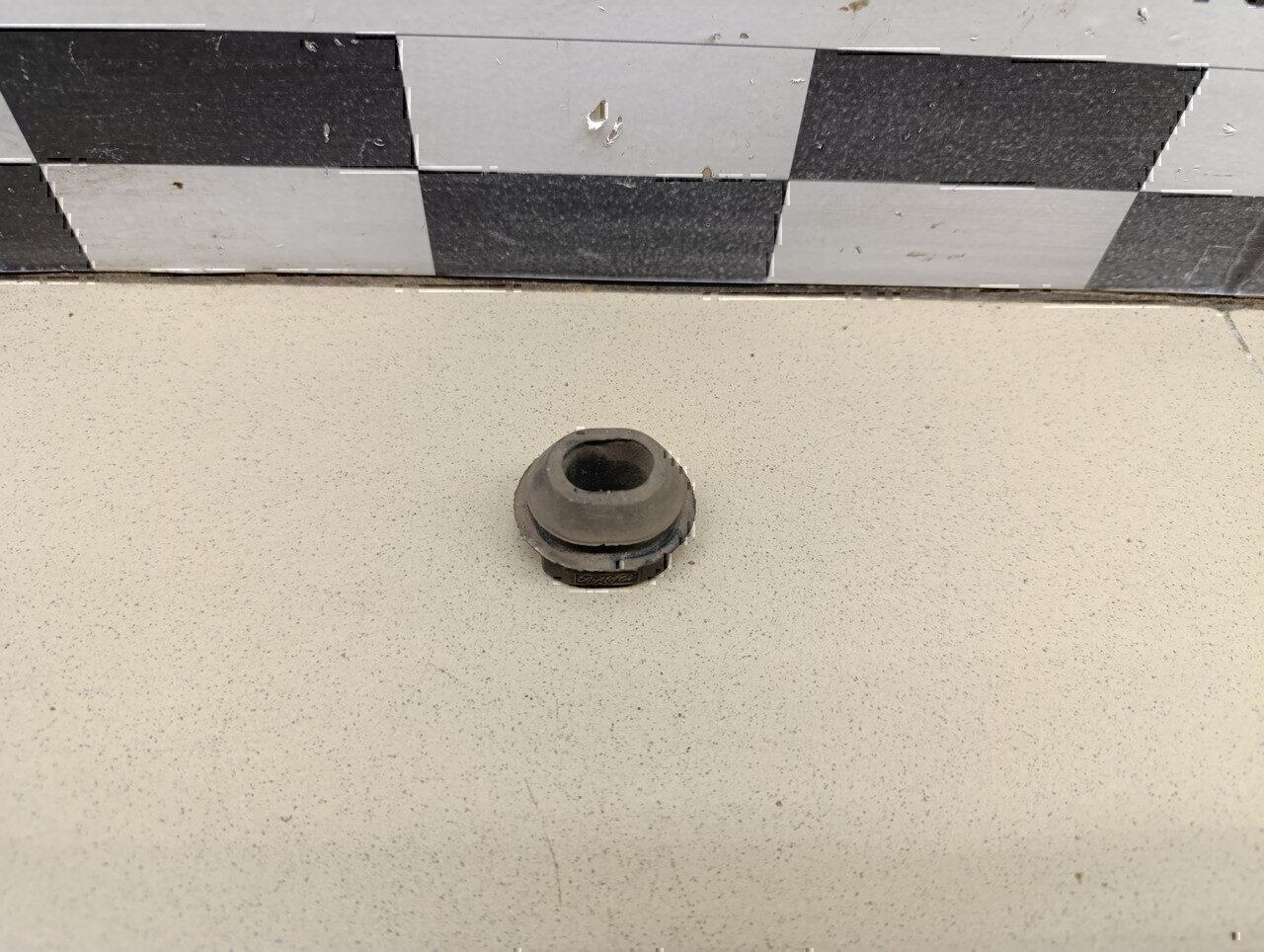 Подушка радиатора FORD Focus II 2005-2008