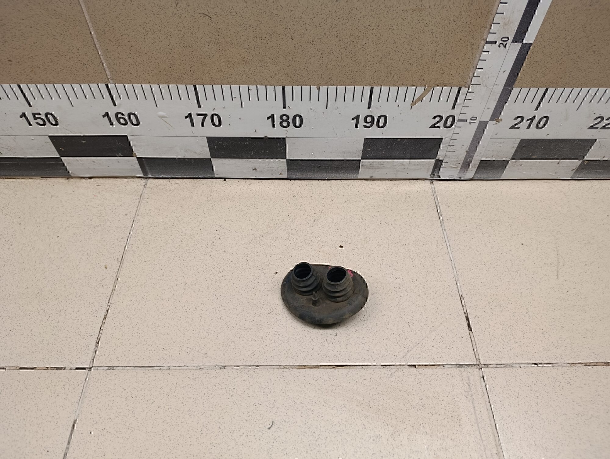 Уплотнитель (наружный) Audi A4 [B8] 2007-2015