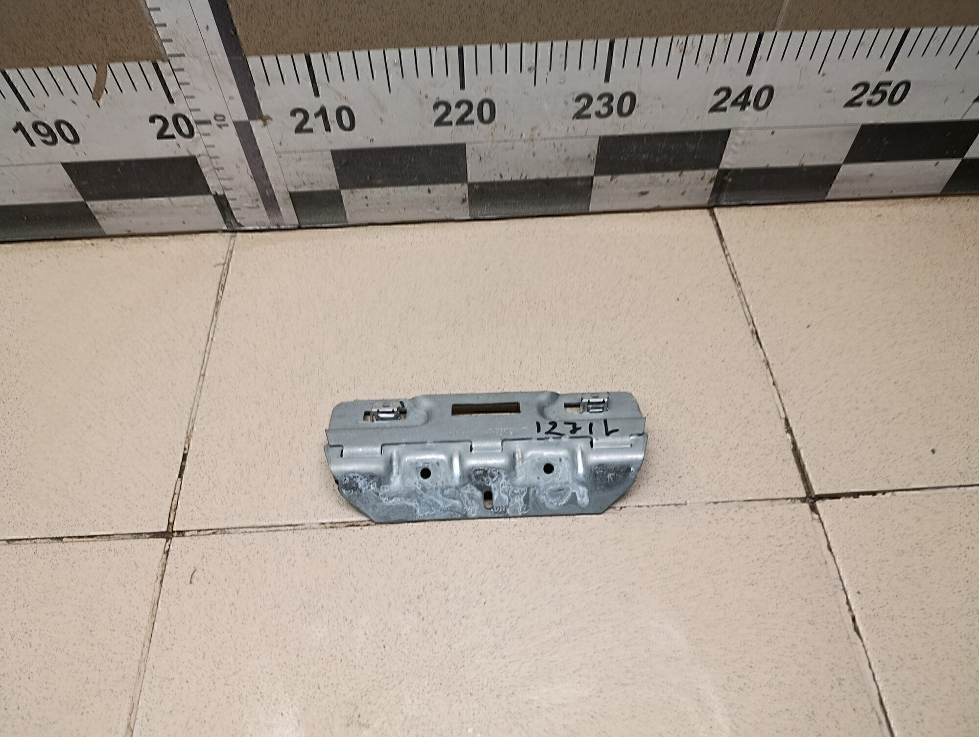 Кронштейн (сопут. товар) VW Jetta 2006-2011