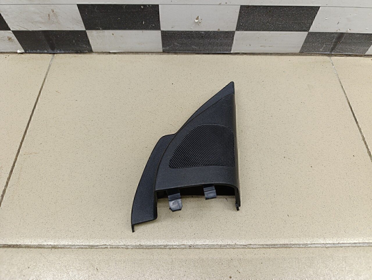 Крышка зеркала внутренняя правая MITSUBISHI Lancer (CX,CY) 2007>