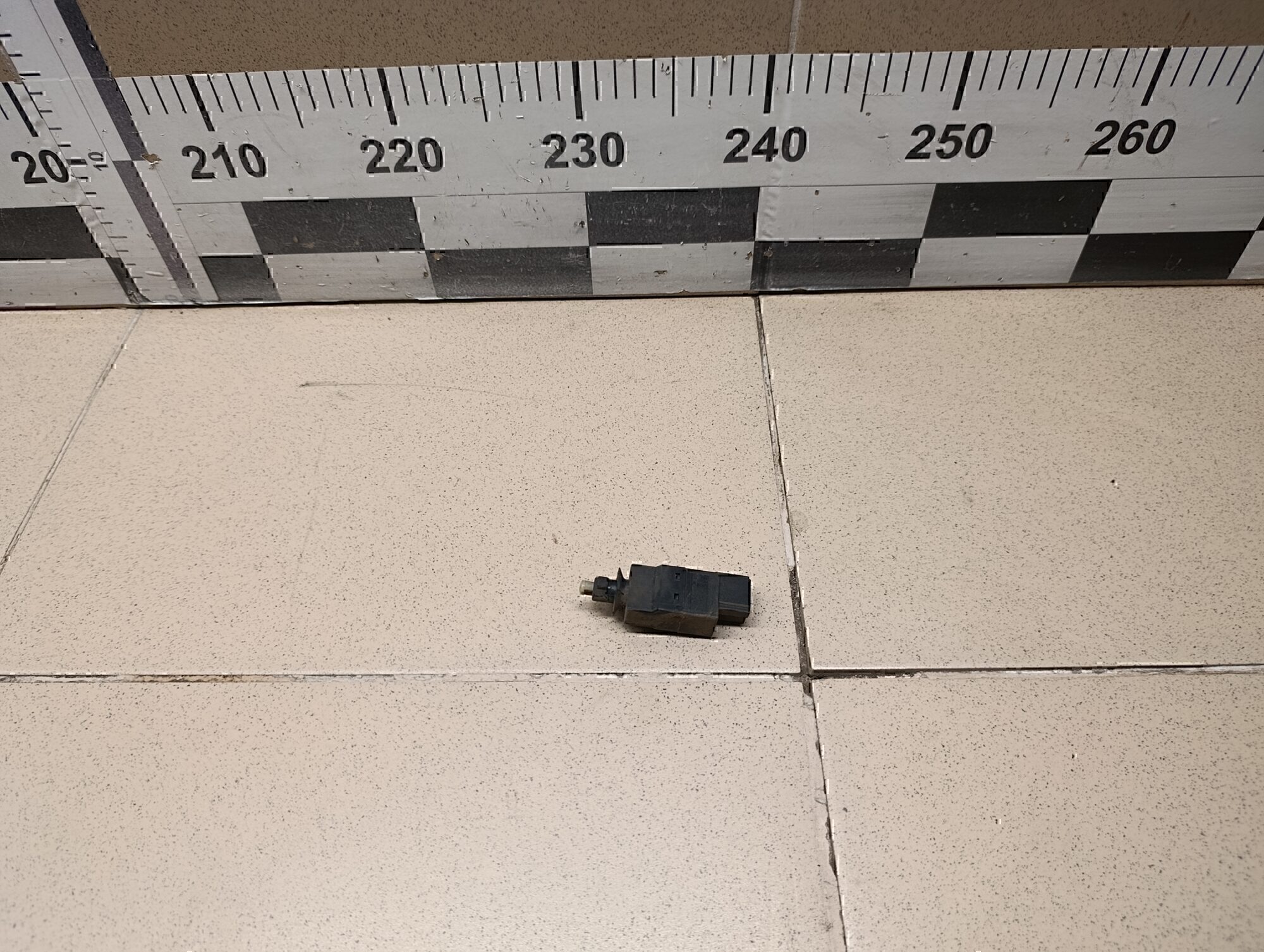 Датчик включения стопсигнала MERCEDES-BENZ Sprinter (901-905)/Sprinter Classic (909) 1995-2006