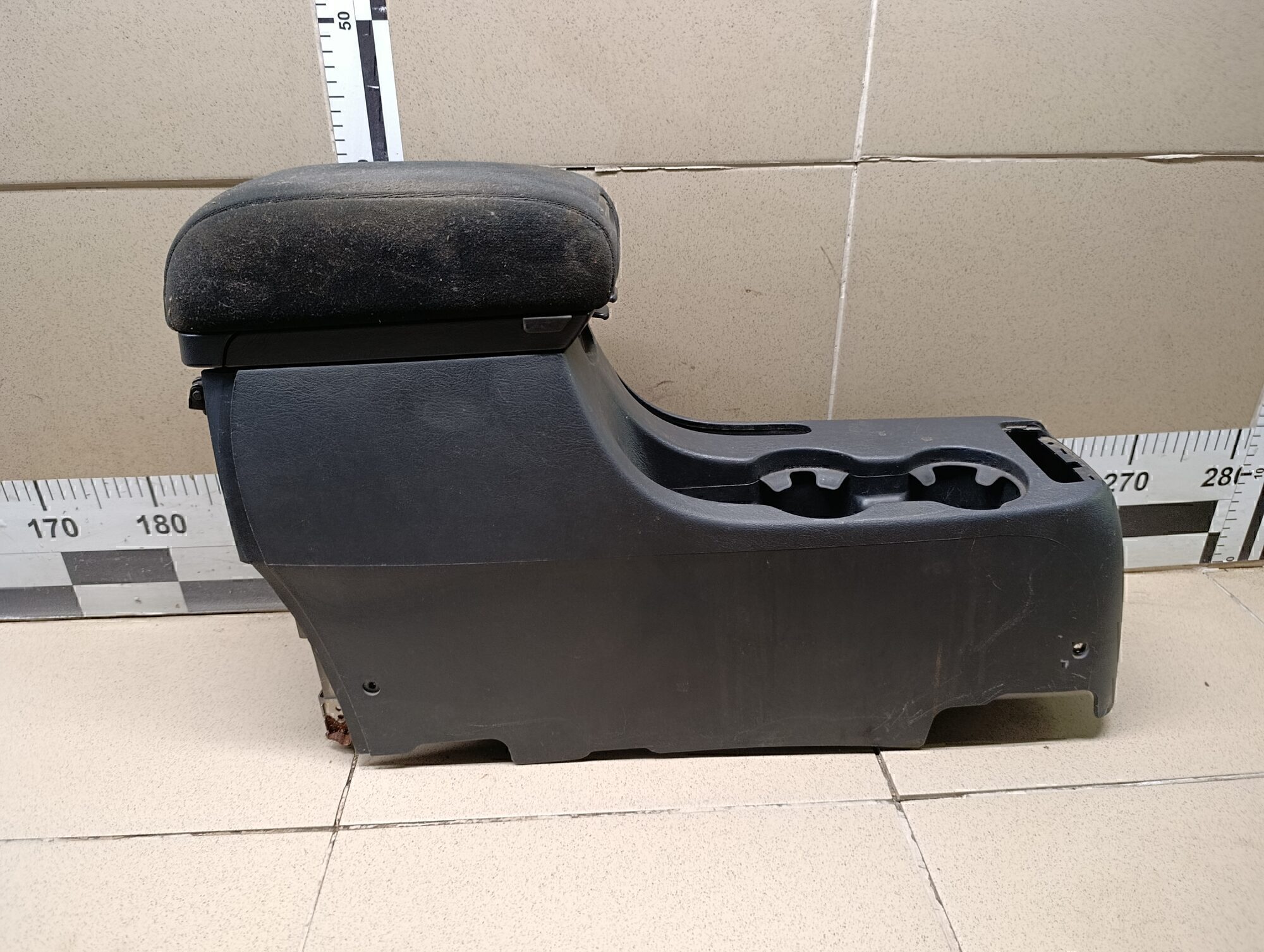 Консоль HYUNDAI Tucson 2004-2010