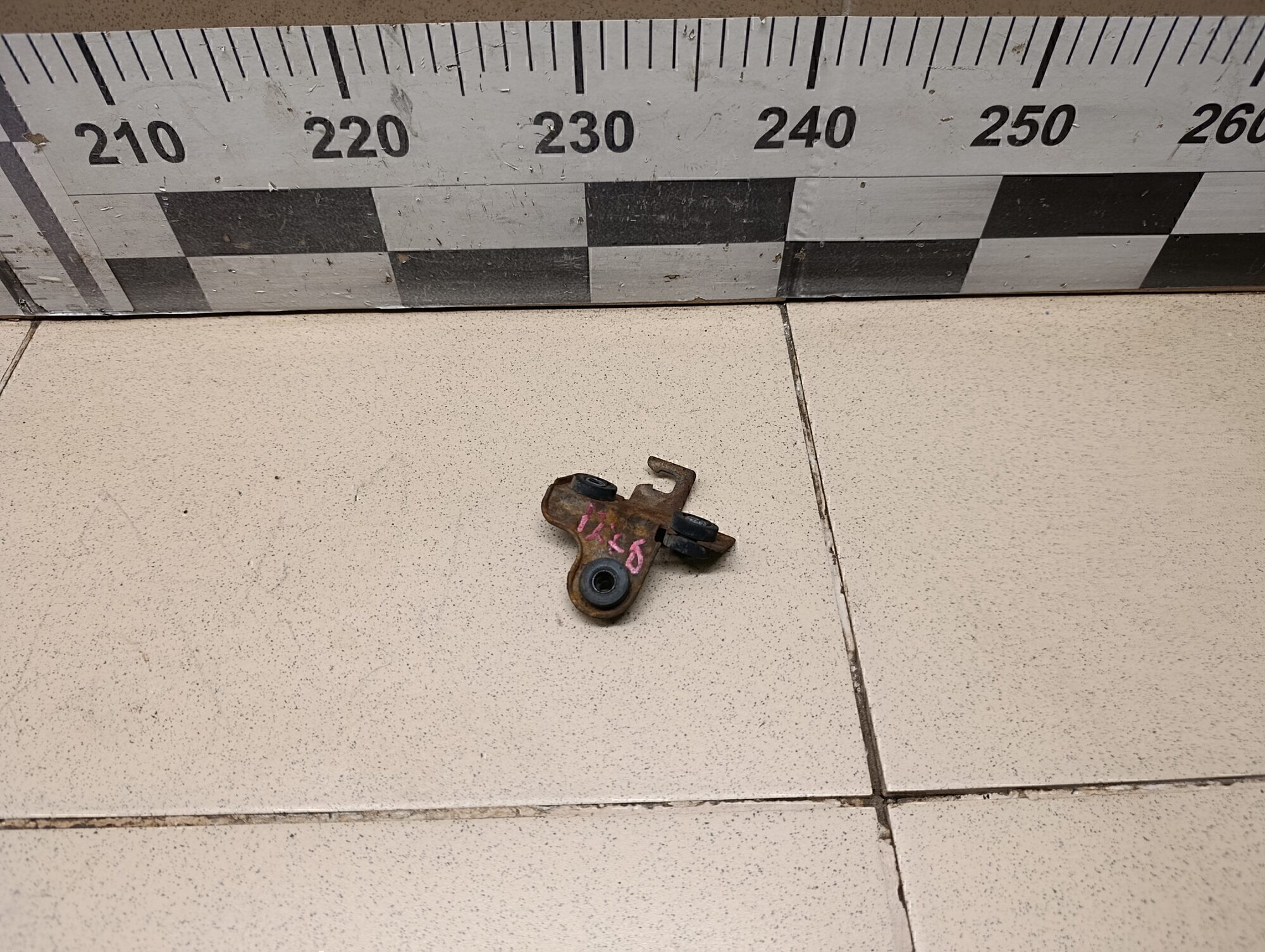 Кронштейн (сопут. товар) HYUNDAI Tucson 2004-2010