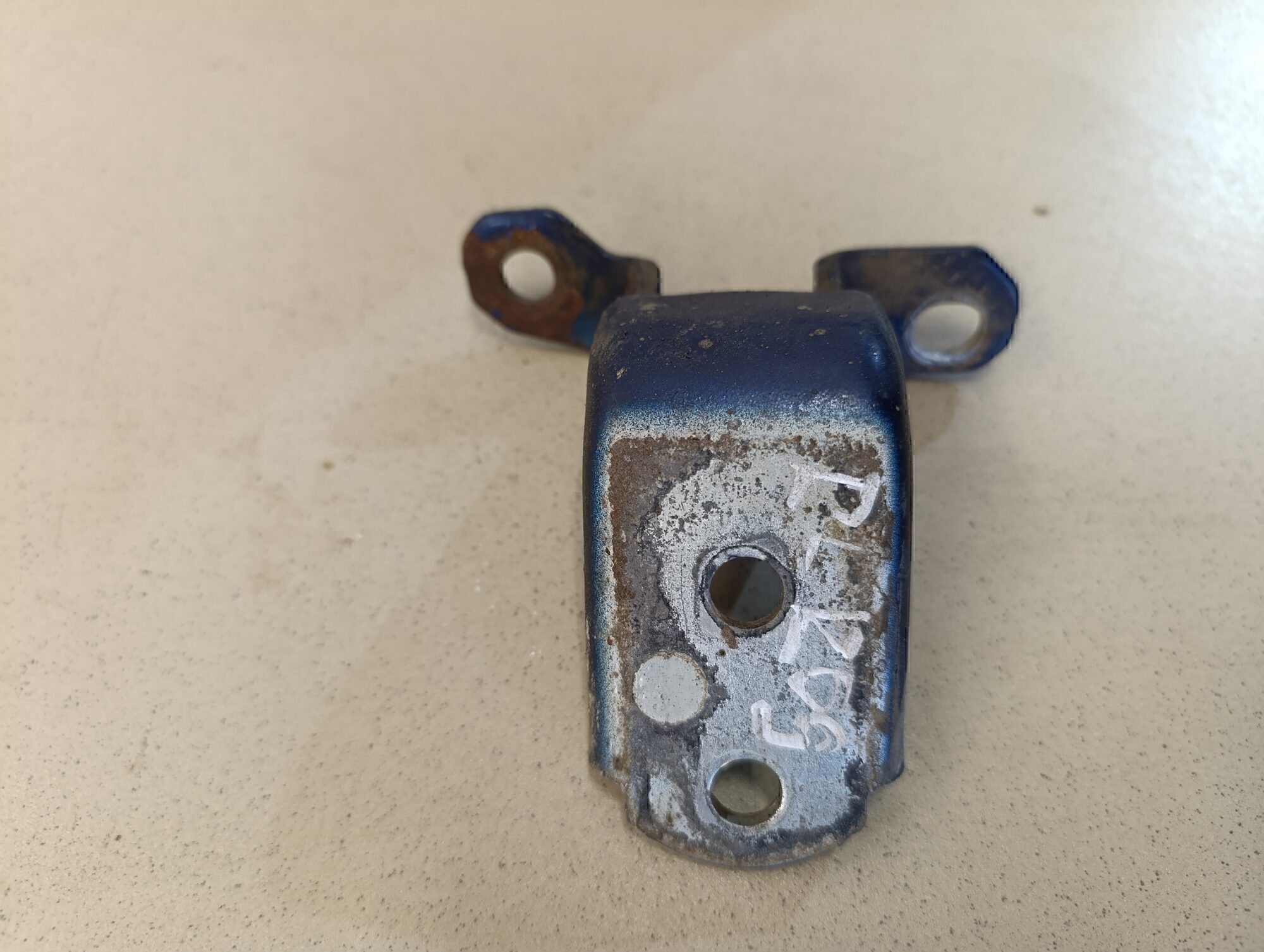 Петля двери задней левой нижняя KIA Cerato 2004-2008