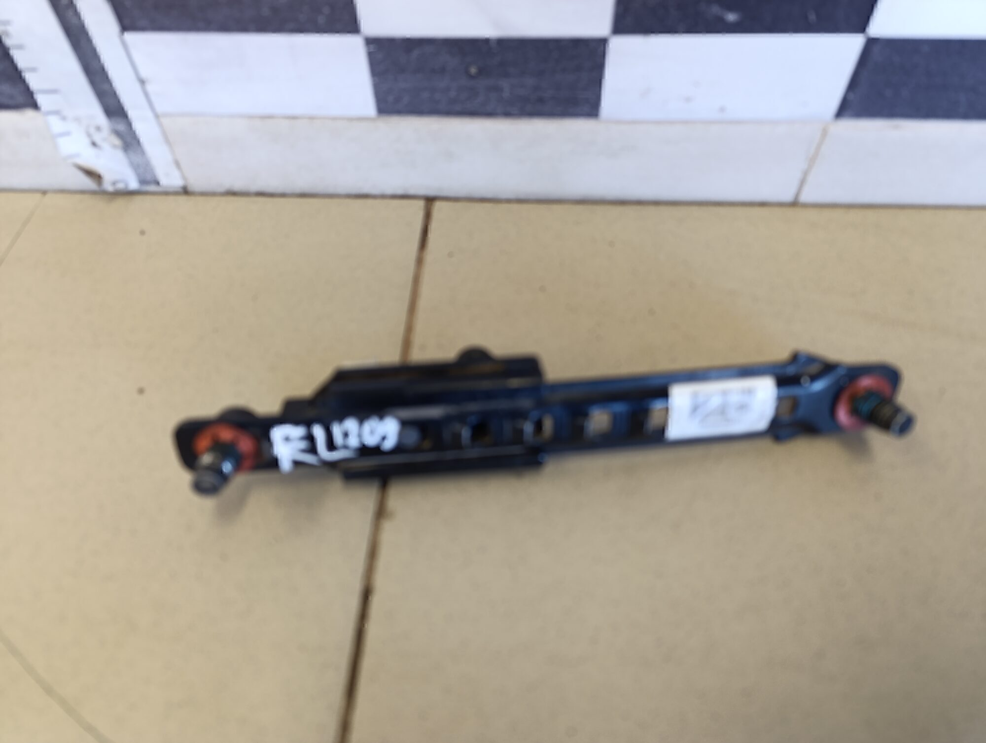 Механизм регулировки ремня безопасности KIA Cerato 2004-2008