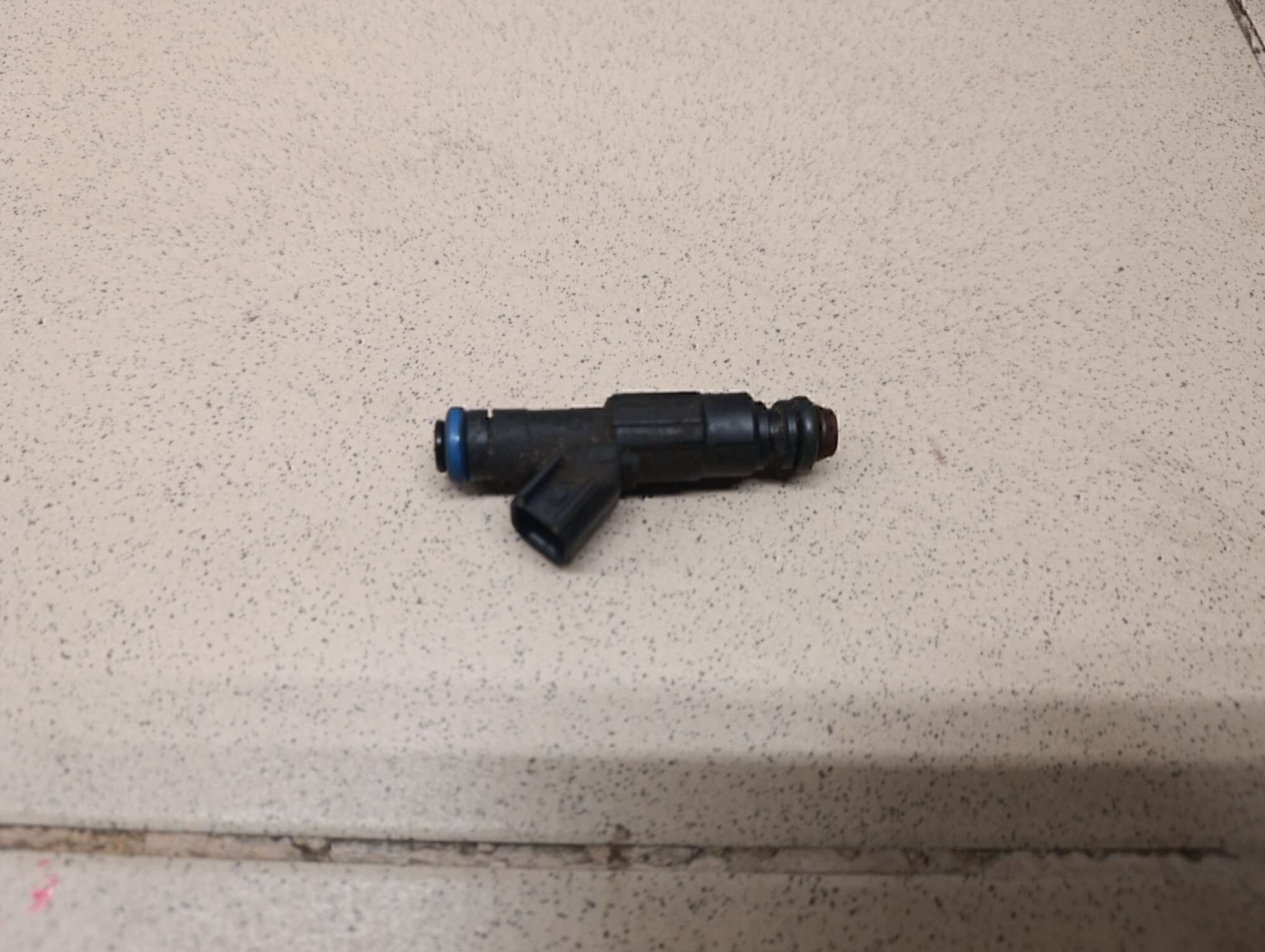 Форсунка инжекторная электрическая FORD Focus II 2005-2008