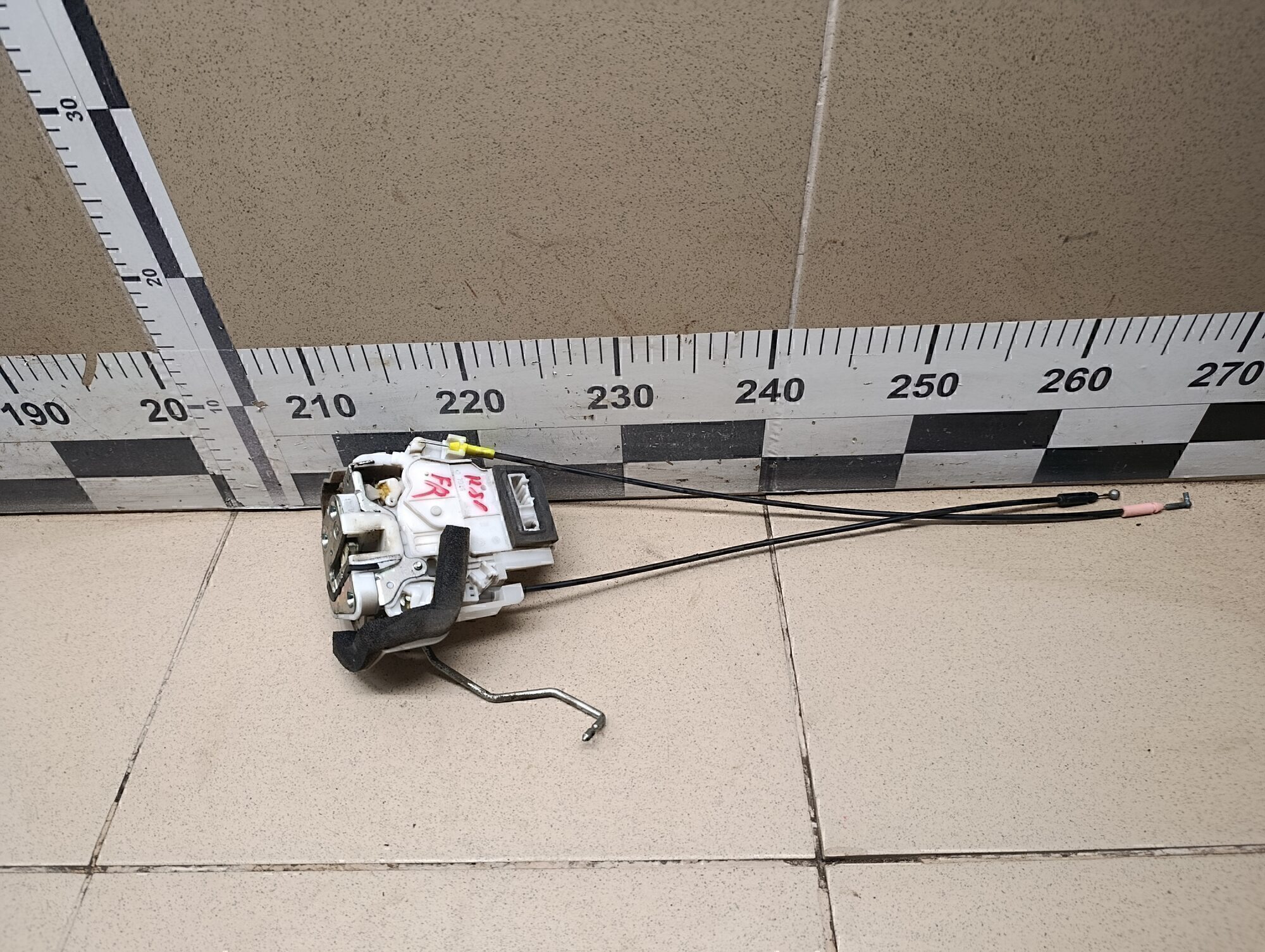 Замок двери передней правой Subaru Forester (S12) 2008-2012