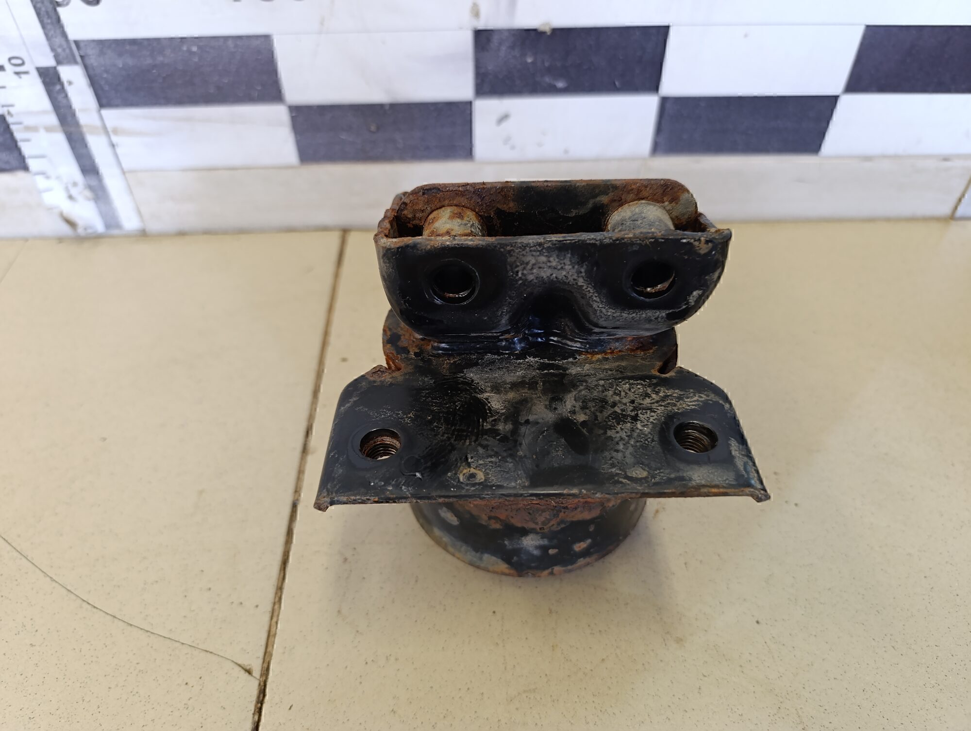 Опора двигателя левая HYUNDAI Getz 2002-2010