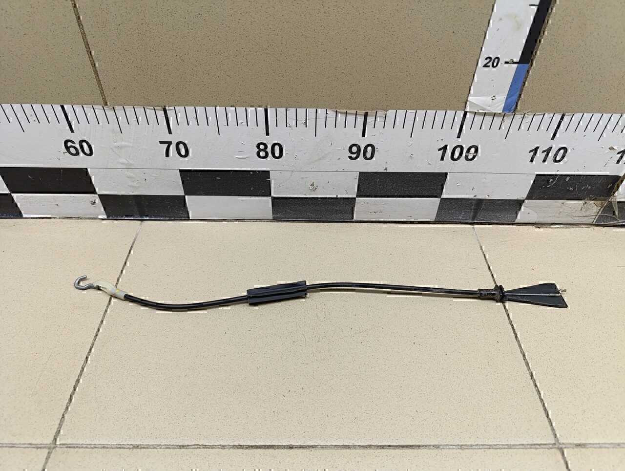 Трос открывания задней двери OPEL Corsa D 2006-2015