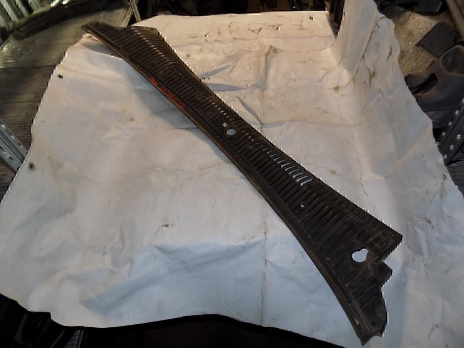 Решетка стеклооч. (планка под лобовое стекло) KIA Sportage 1994-2004