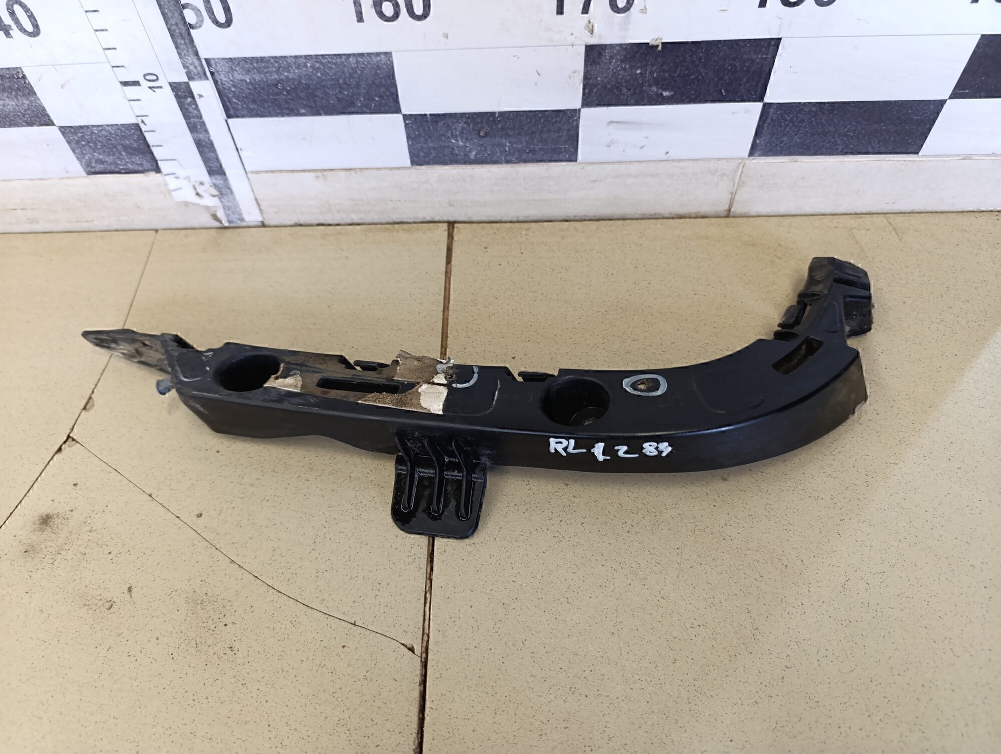 Направляющая заднего бампера левая Chevrolet Cruze 2009-2016