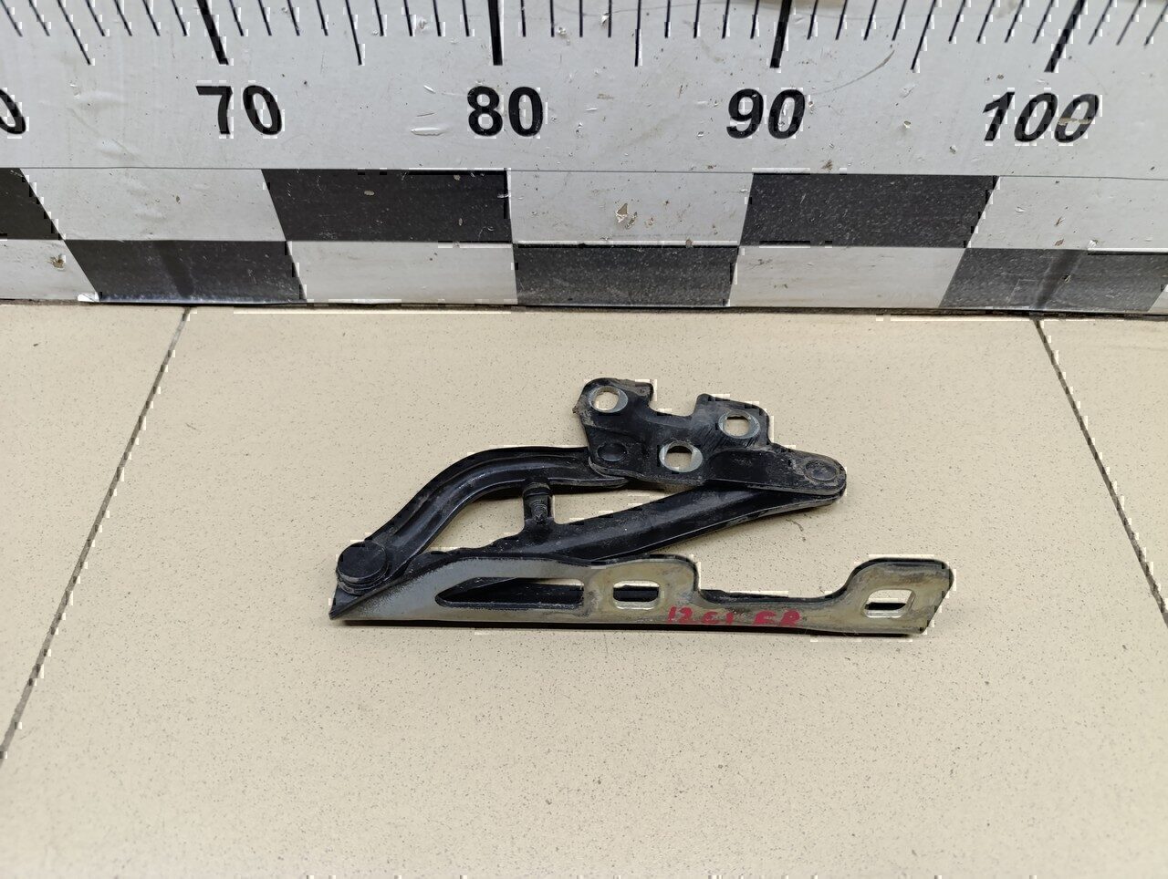 Петля капота правая OPEL Corsa D 2006-2015