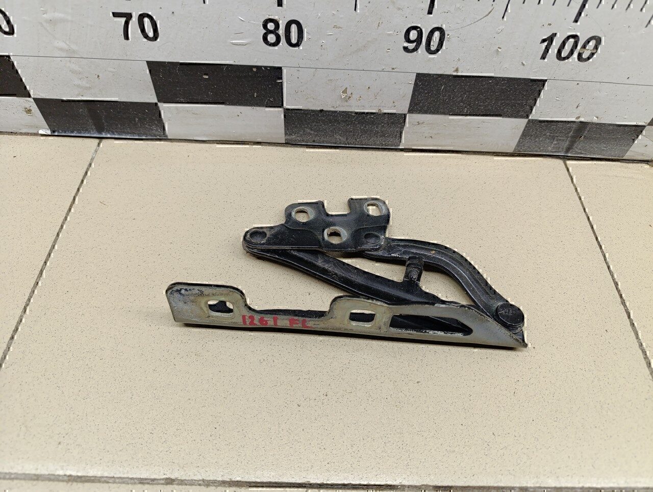 Петля капота левая OPEL Corsa D 2006-2015